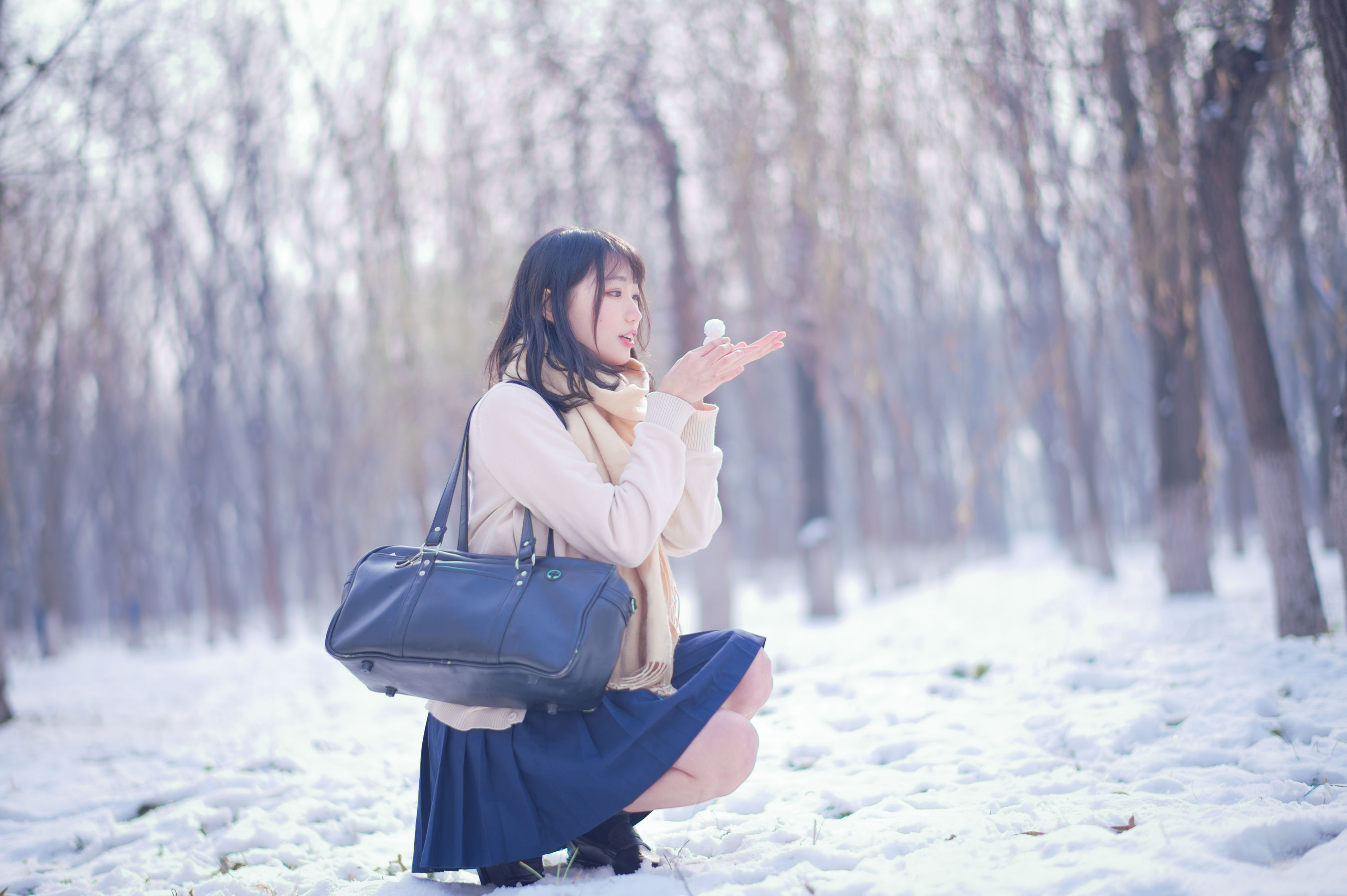 周叽是可爱兔兔 – 雪景JK [15P]