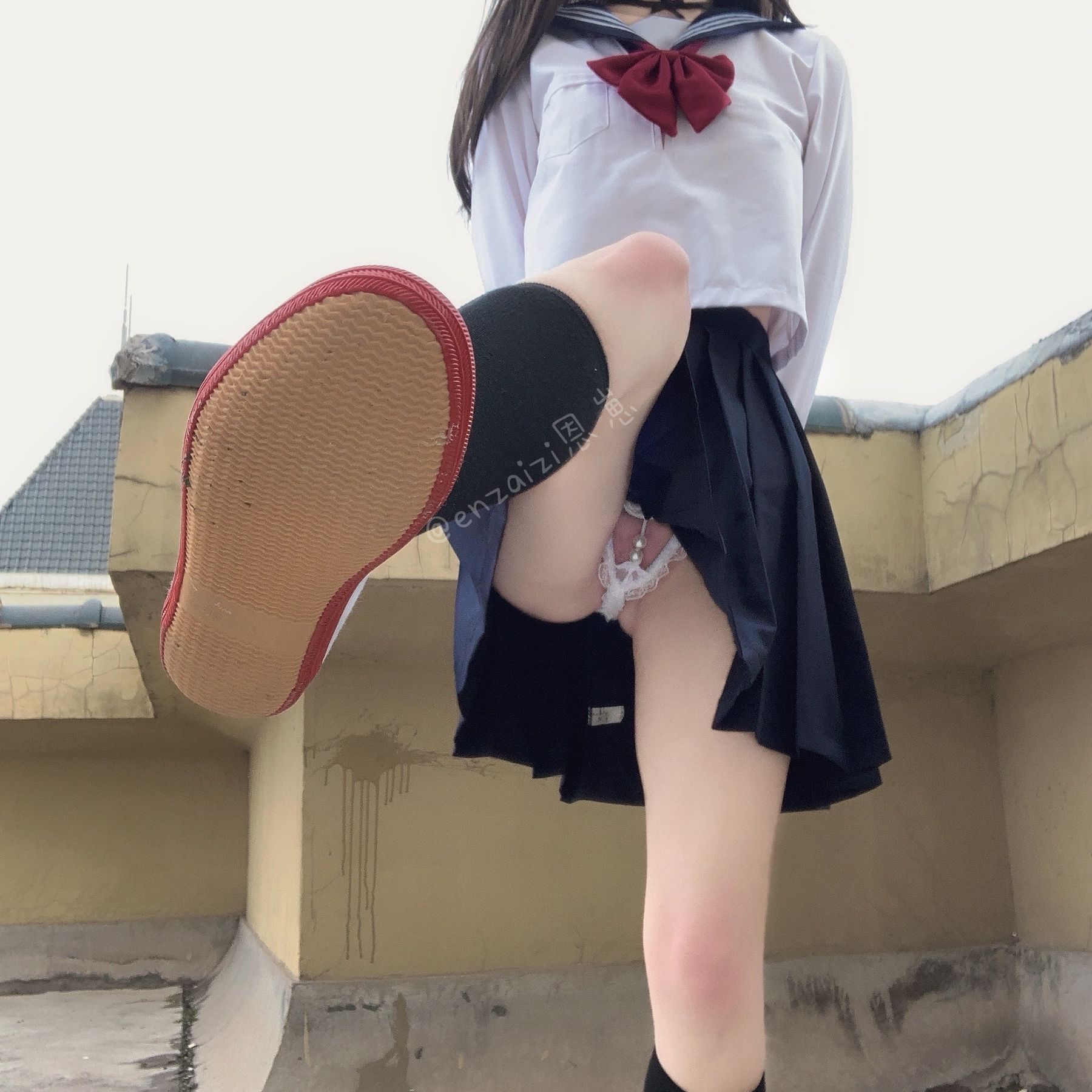 恩崽 – 天台水手服 [123P]