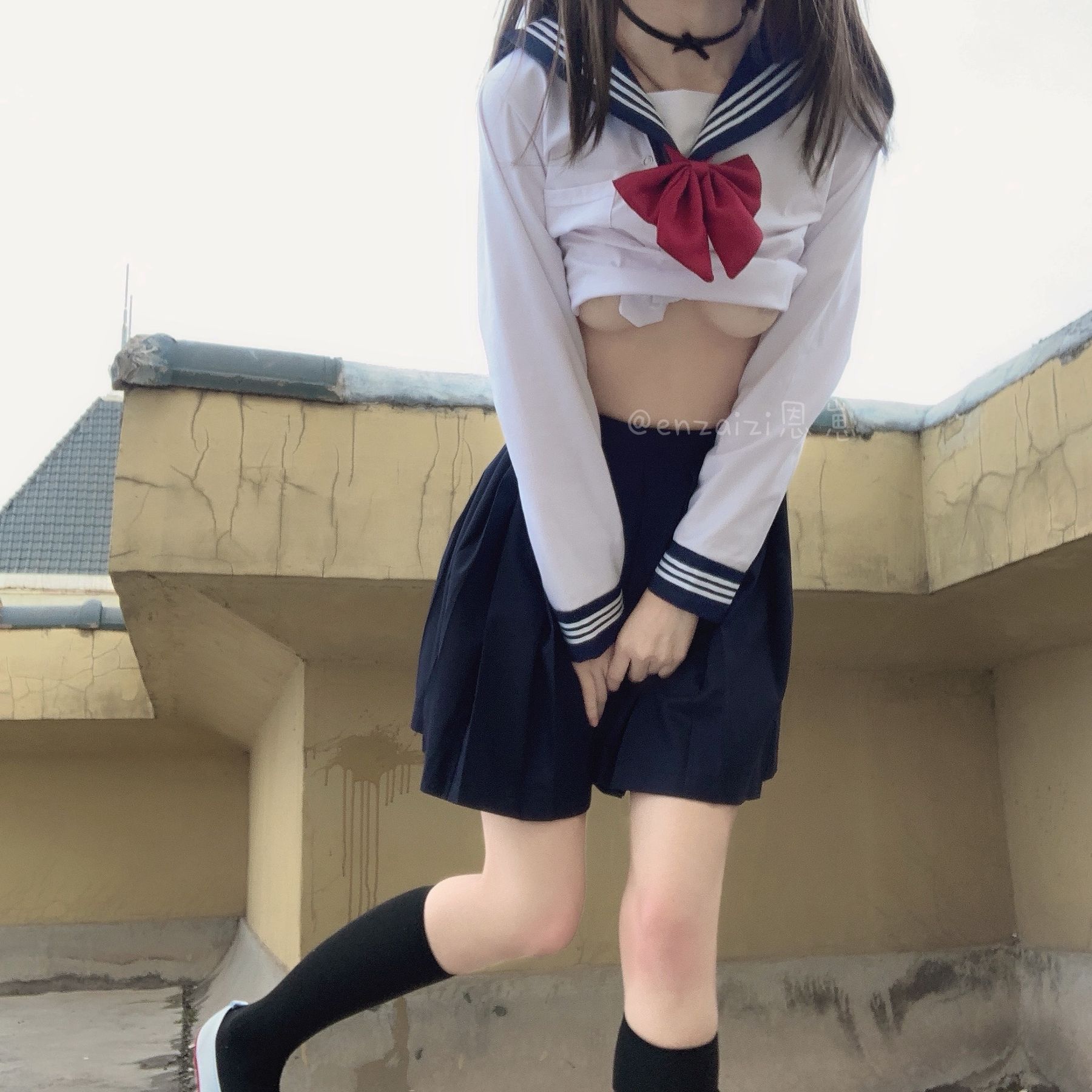 恩崽 – 天台水手服 [123P]