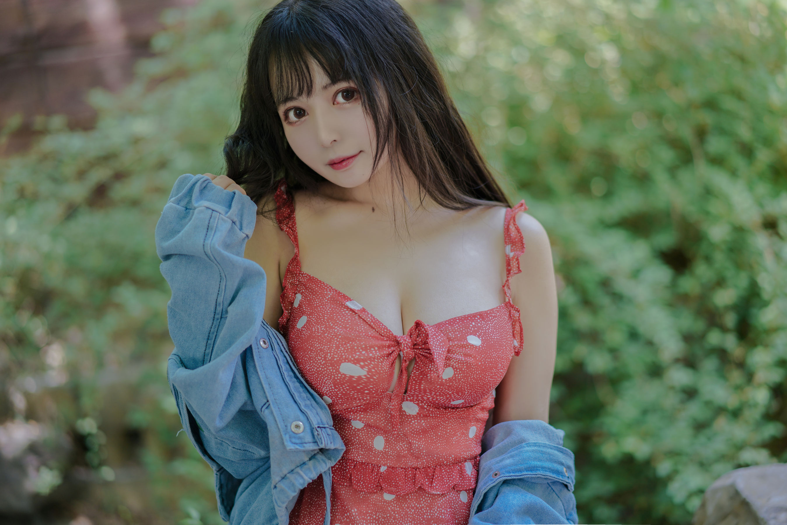 [Cosplay写真] 大眼萌妹黑猫猫OvO – 草莓 [32P]