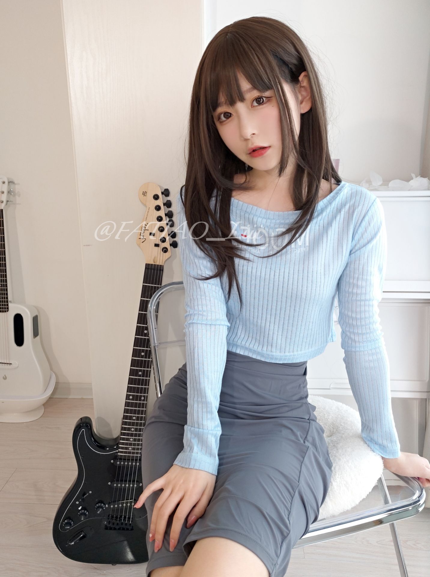 迷之呆梨(发条少女) – 吉他妹妹 [99P]