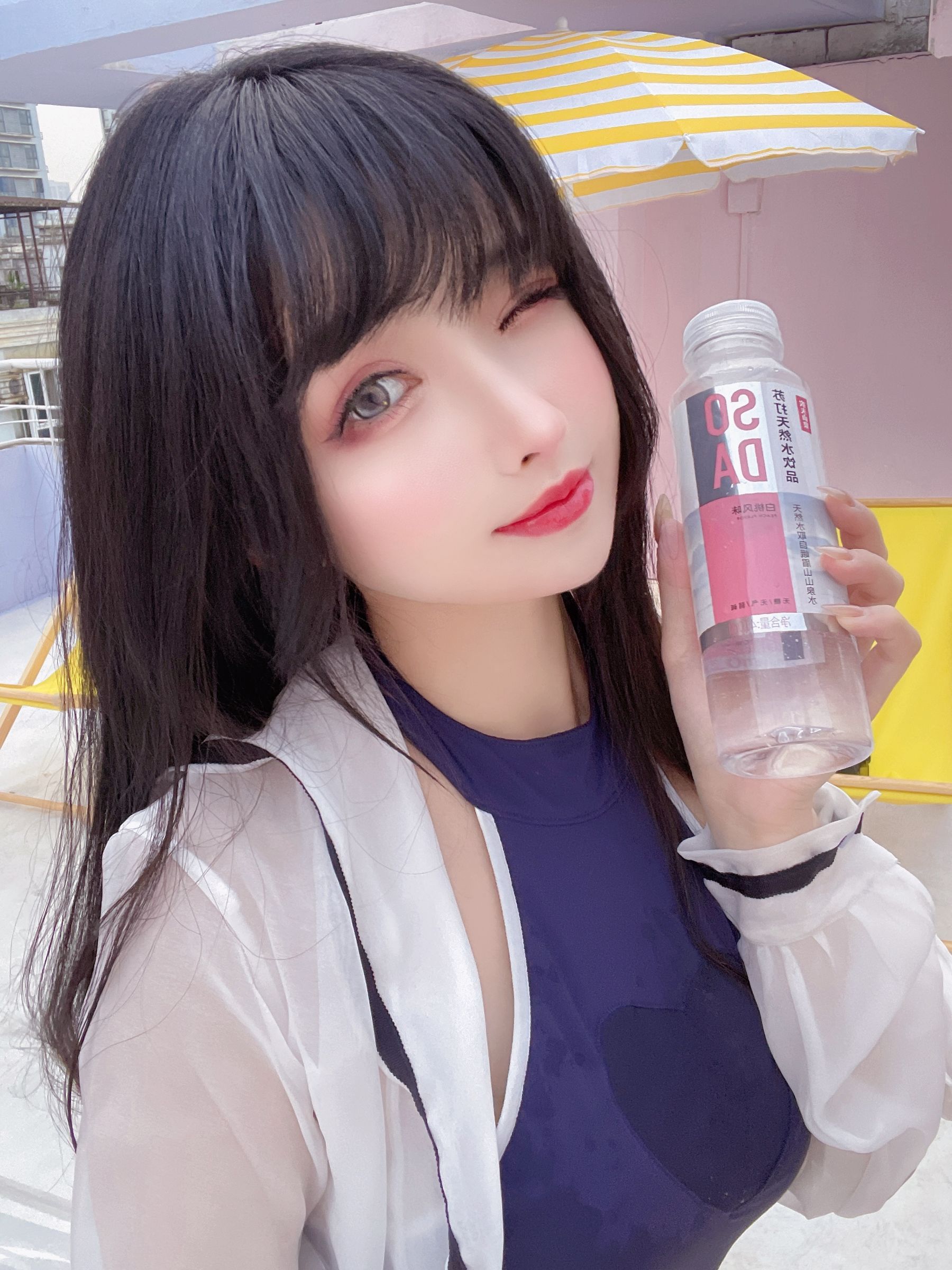 COS福利rioko凉凉子 – 天台竞泳 [50P]