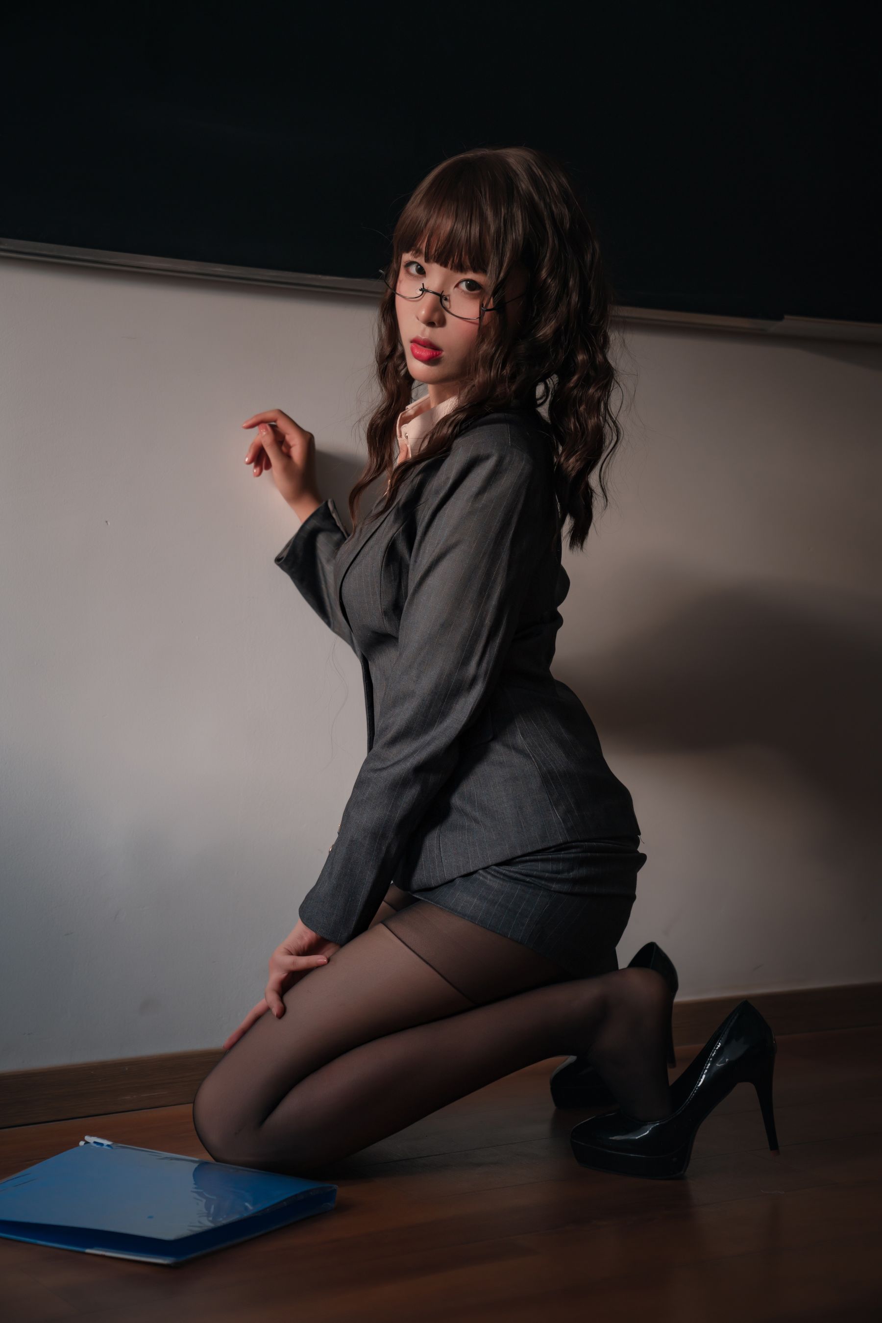 轩萧学姐 – 教鞭 [44P]