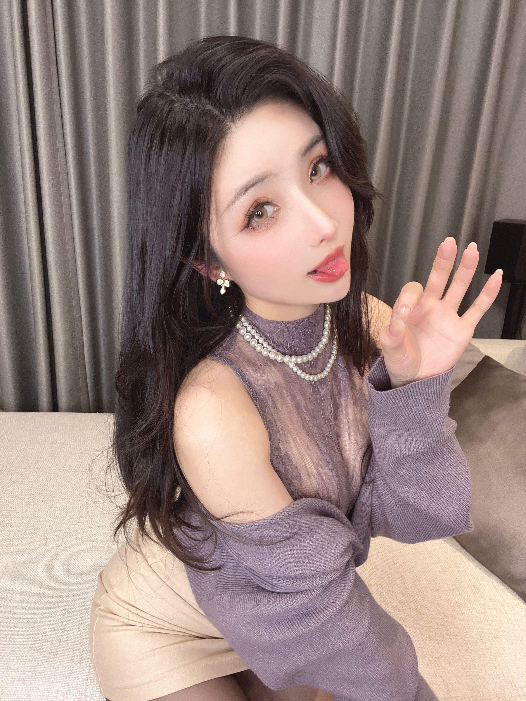 COS福利rioko凉凉子 情人节巧克力 [39P]