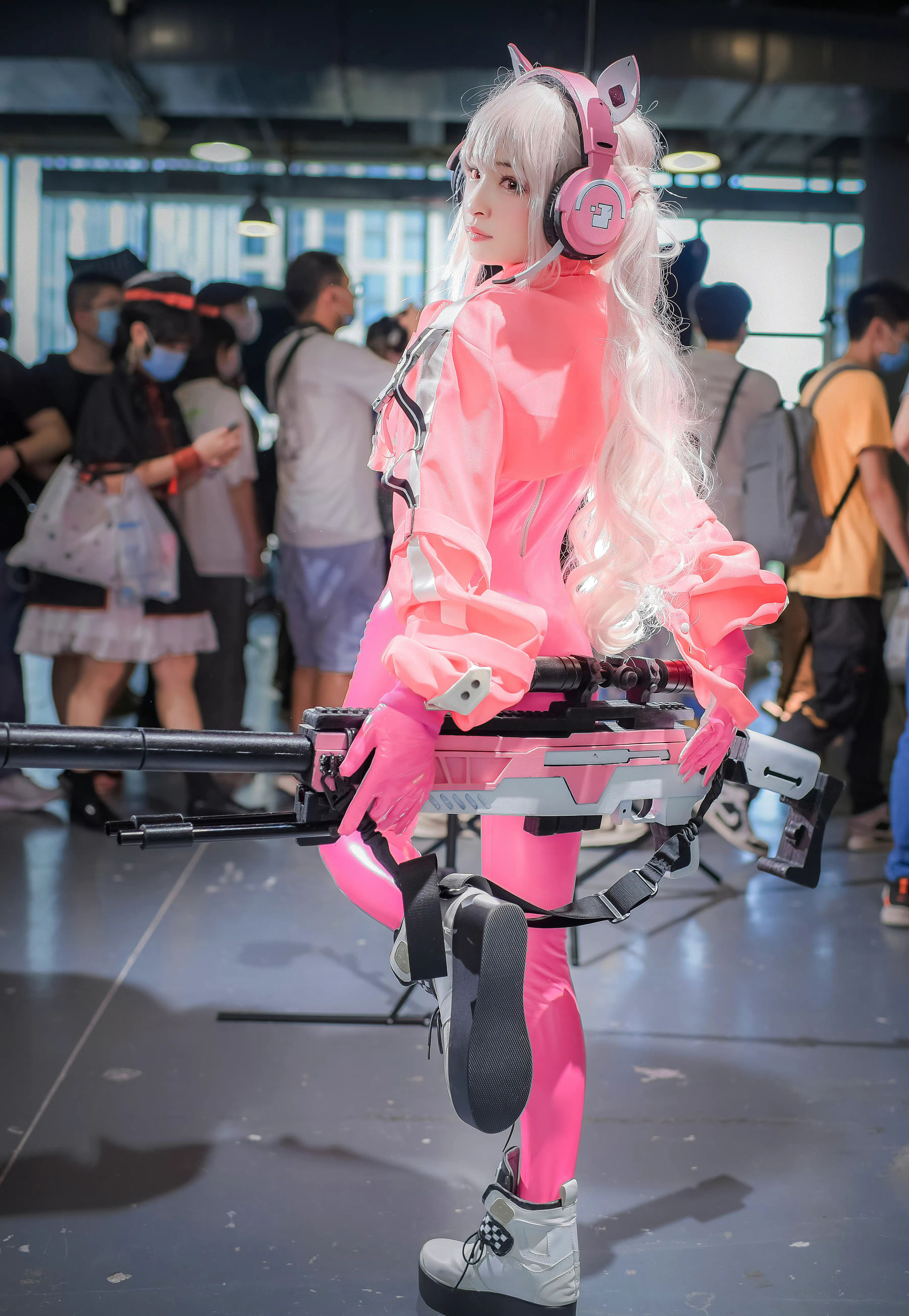 动漫博主九九八XY – 萤火虫漫展 NIKKE 胜利女神 爱丽丝 [18P]