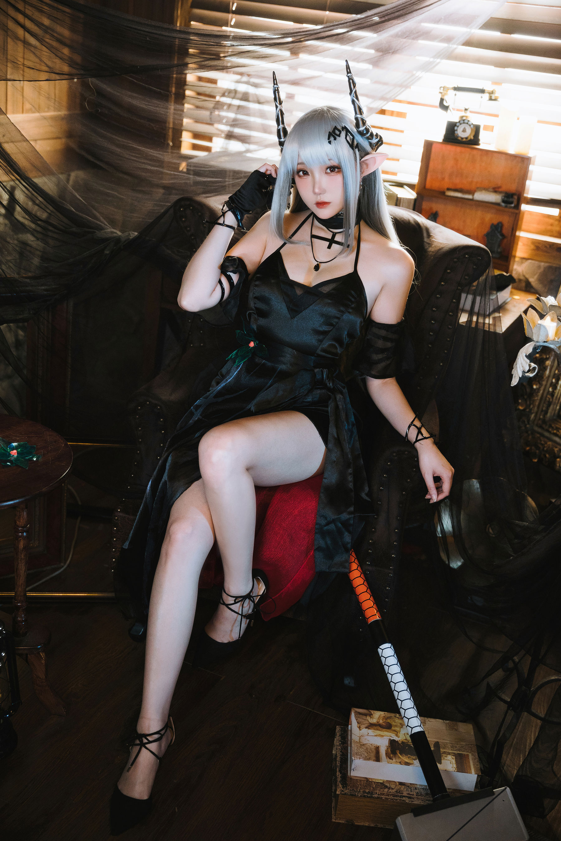 Coser瓜希酱福利 – 明日方舟 泥岩音律联觉 零号特工 [25P]