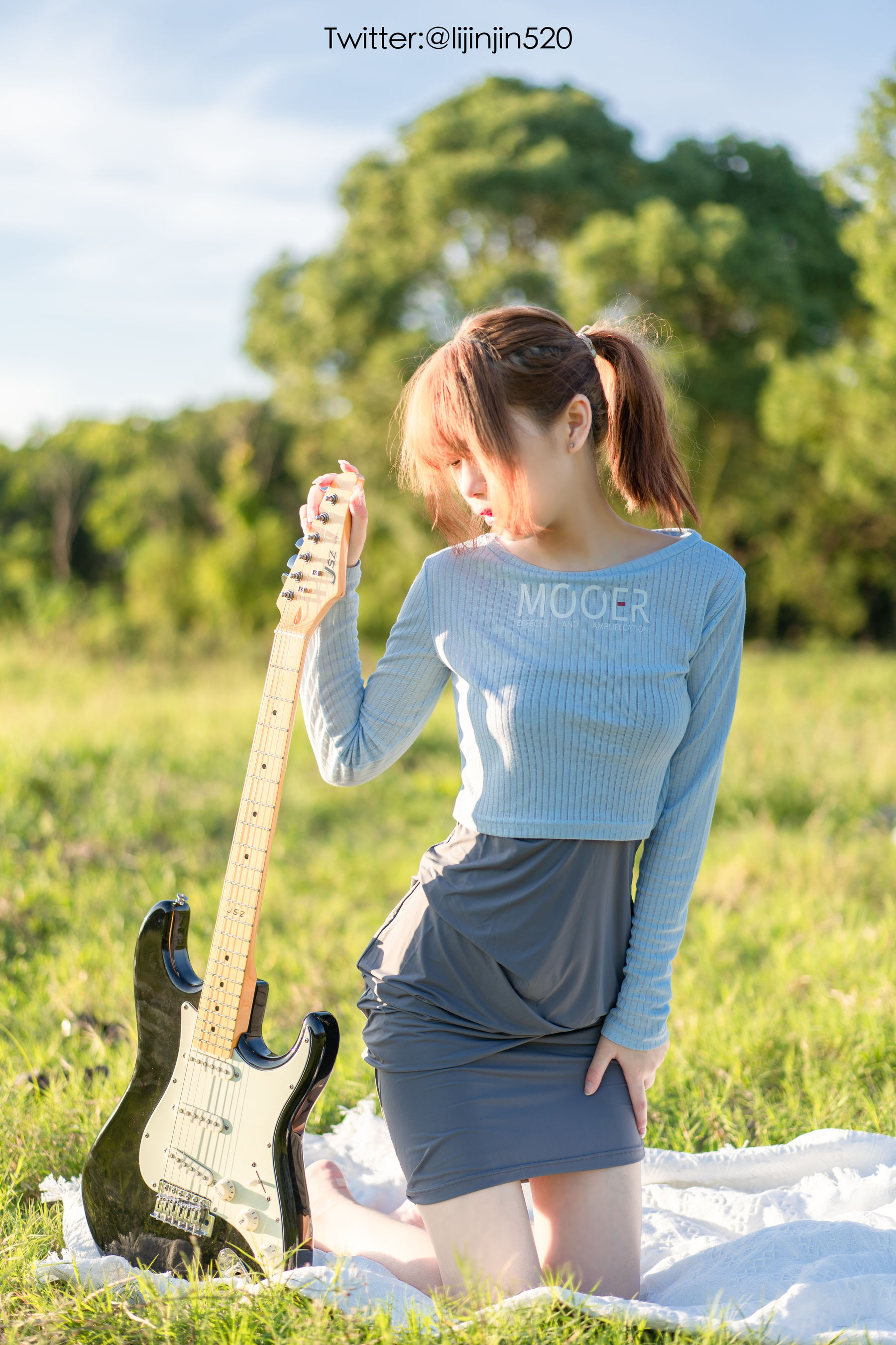 梨瑾瑾 – 吉他妹妹 [14P]