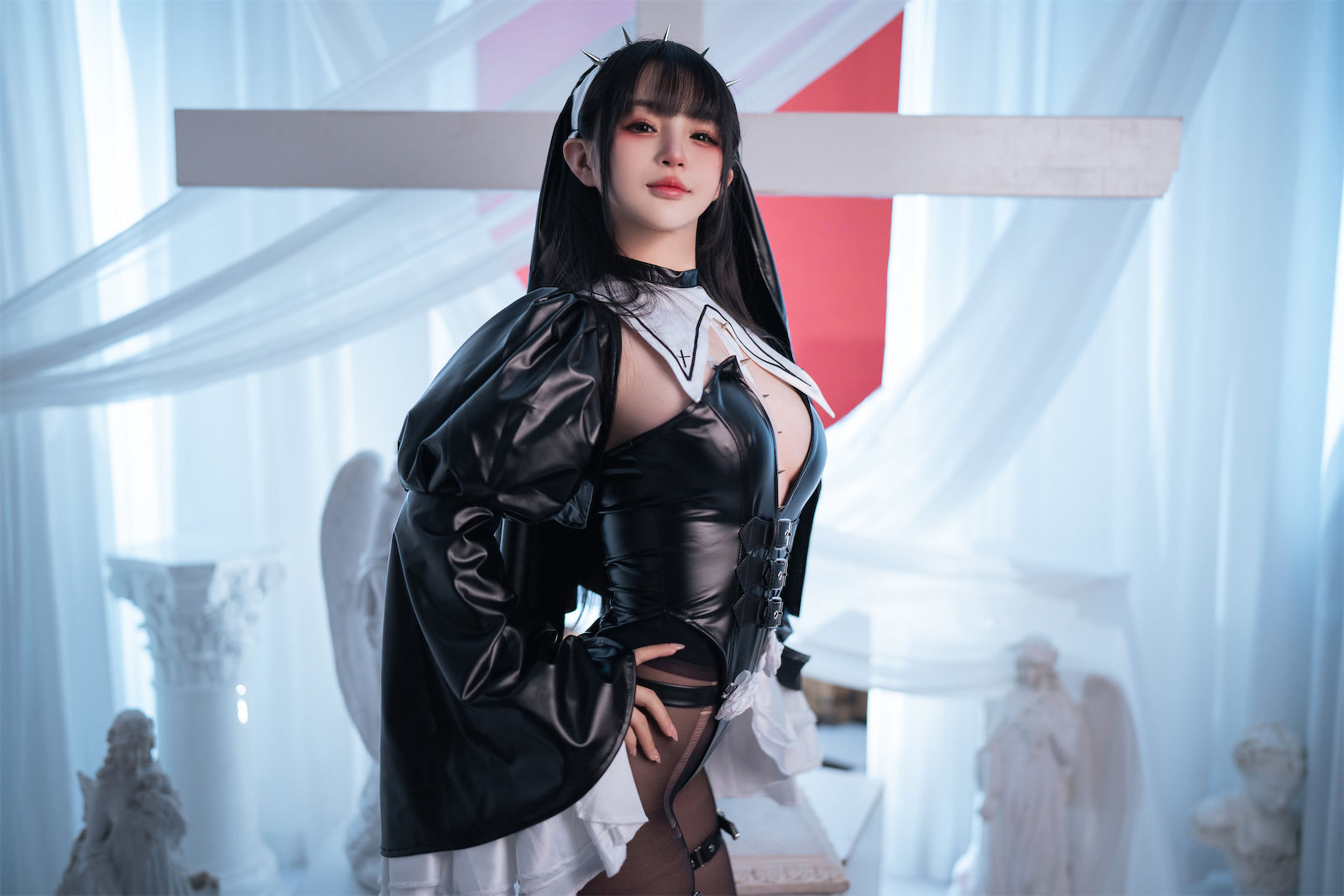 桜井宁宁 – 皮衣修女 [60P]