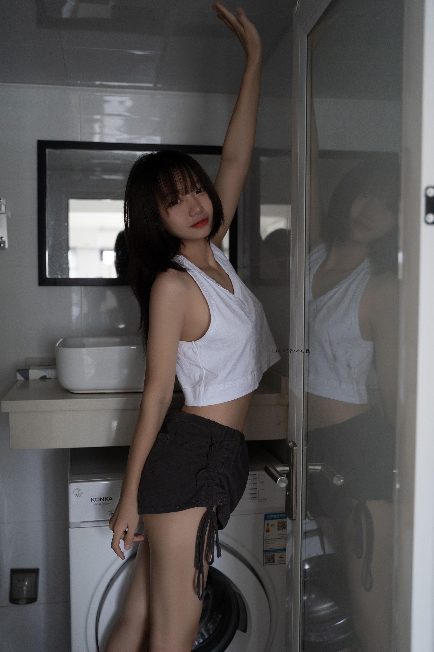 动漫博主柒柒要乖哦 – 初恋背心 [111P]