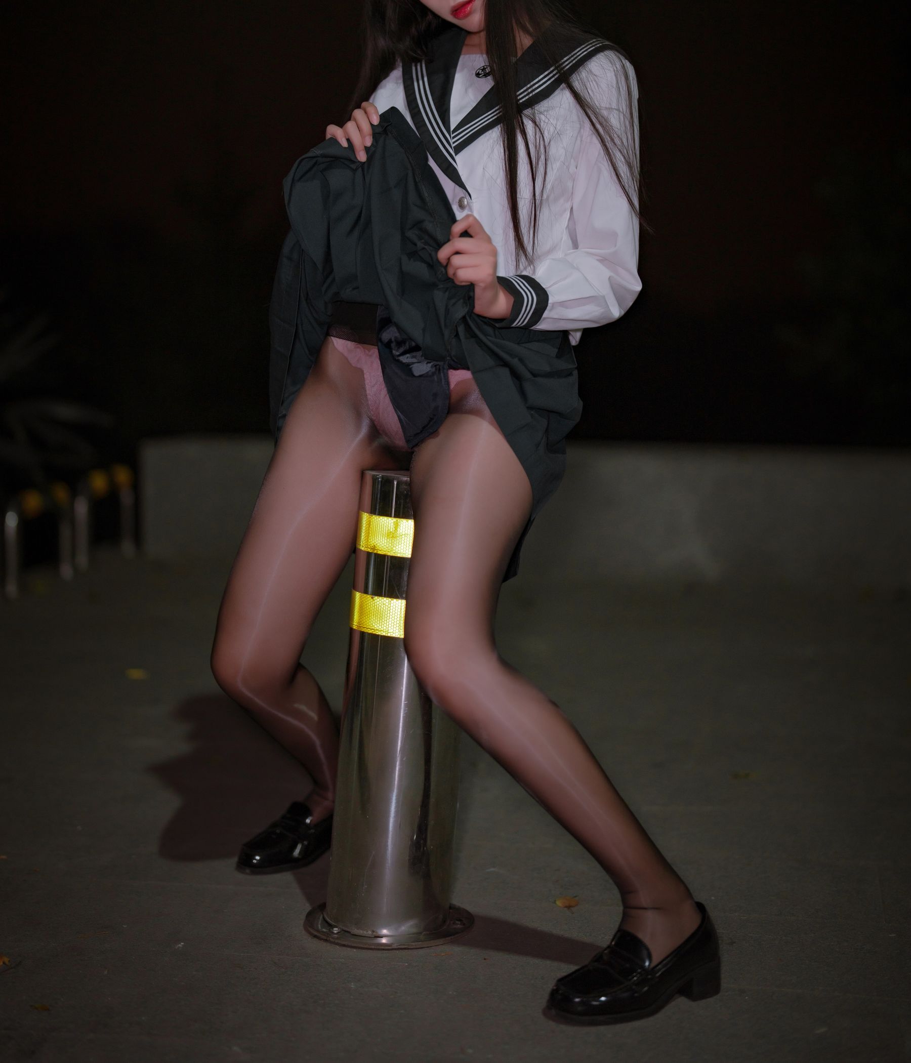 轩萧学姐 – 公路JK [46P]