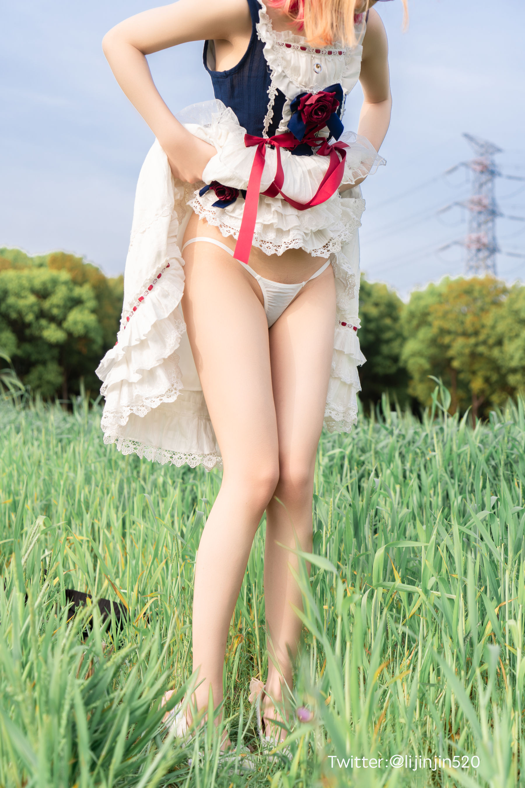 梨瑾瑾 – 户外LO裙 [22P]