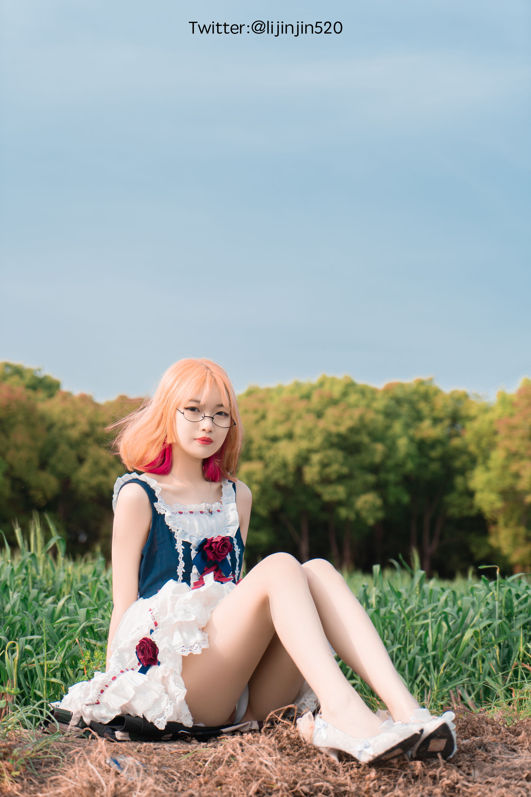 梨瑾瑾 – 户外LO裙 [22P]