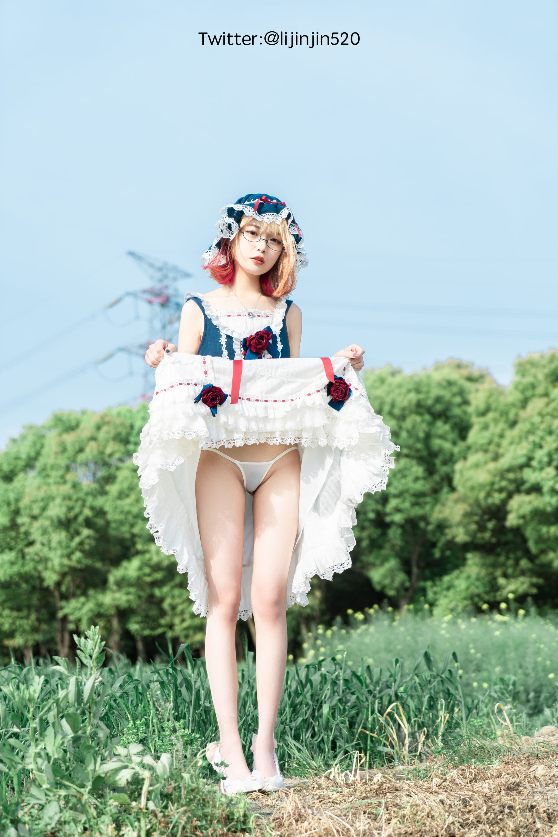 梨瑾瑾 – 户外LO裙 [22P]