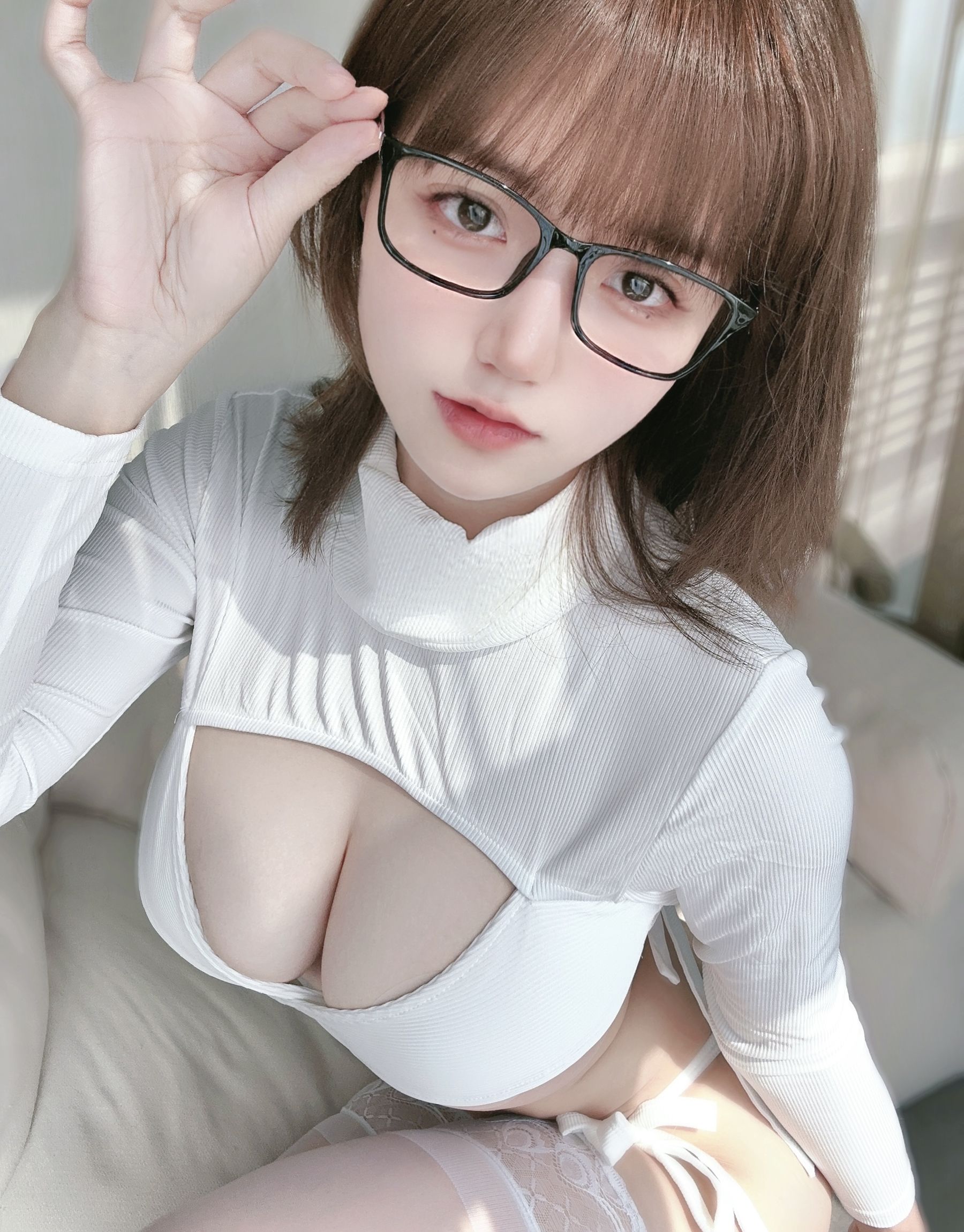 动漫博主小仓千代w 2023年03月 fantia白色绑带 [14P]