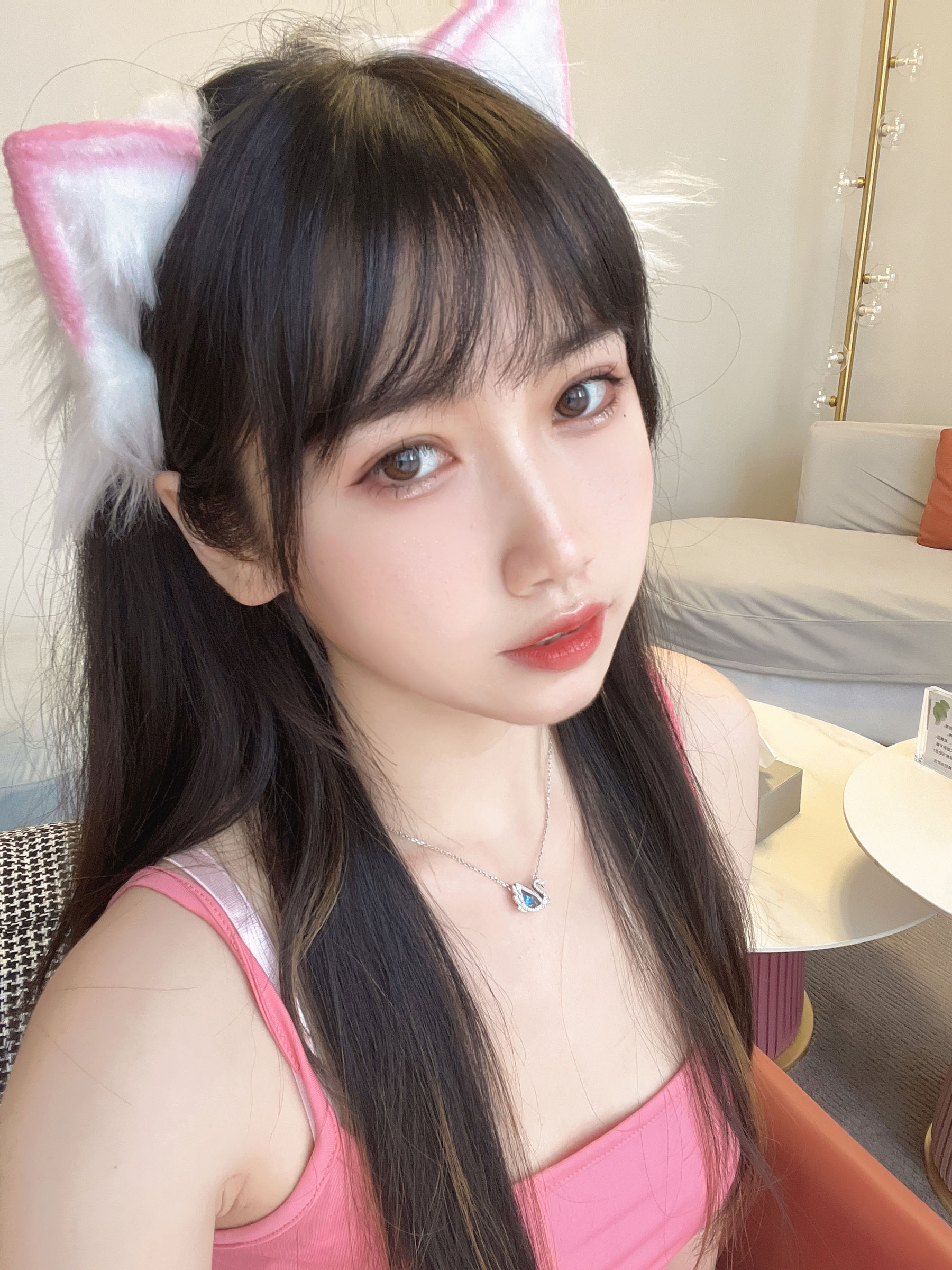 微博人气Coser不呆猫 – 浴室粉色激凸人妻 [39P]