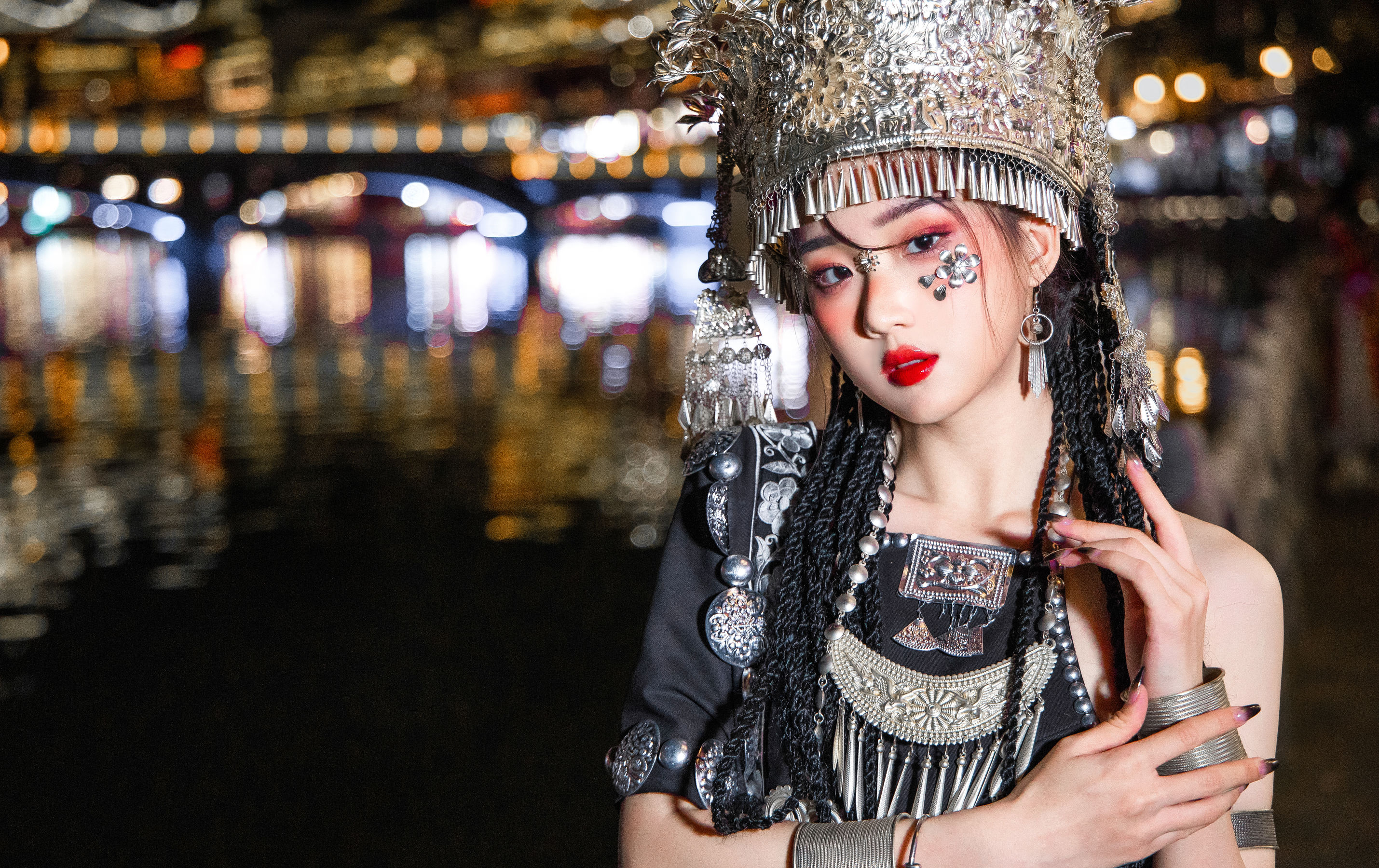 瓦斯塔亚小龙虾 – 苗疆女子 [18P]