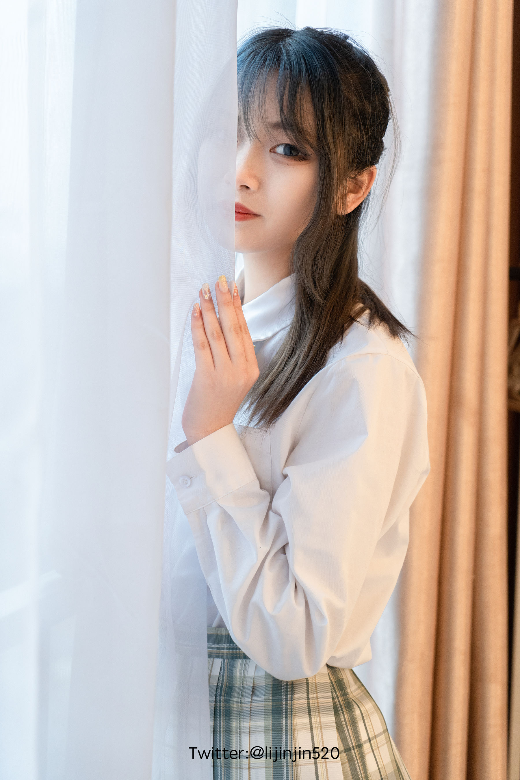 梨瑾瑾 – 室内JK [25P]