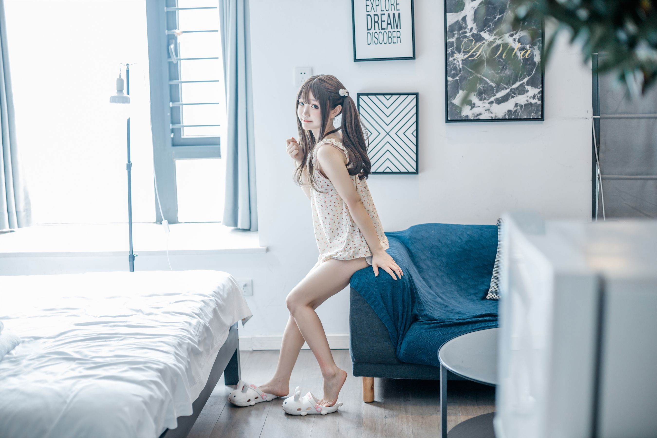 神沢永莉 - 黄色吊带睡衣兔兔 [22P]