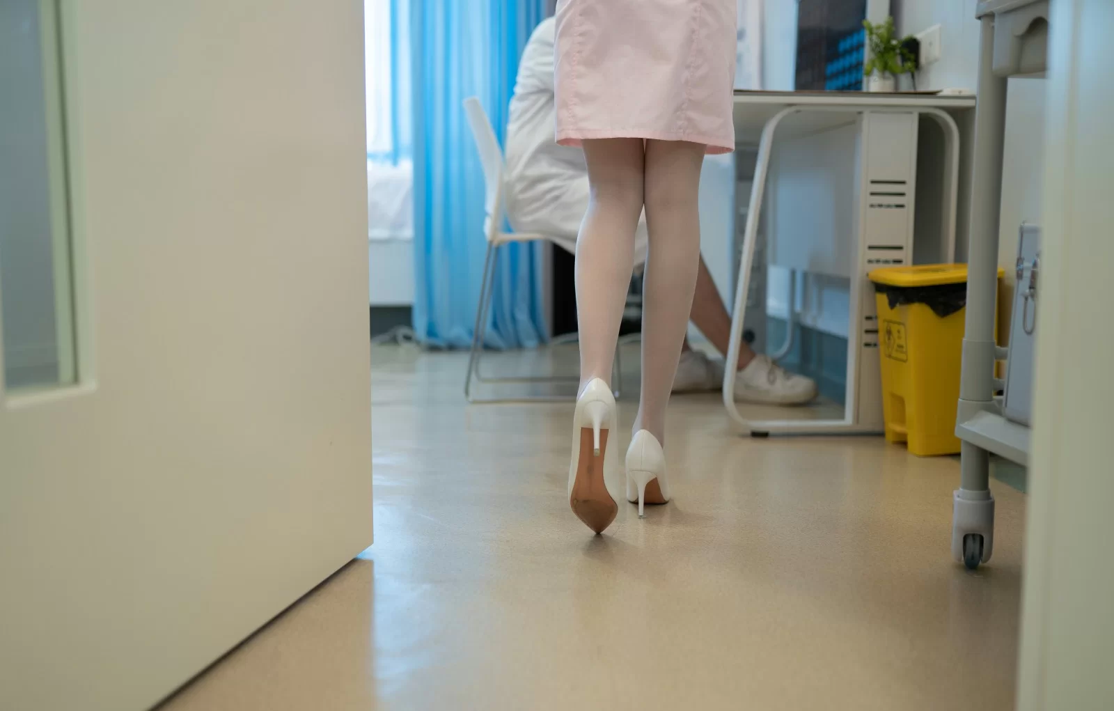 鹿八岁 – 医生和护士 [51P]