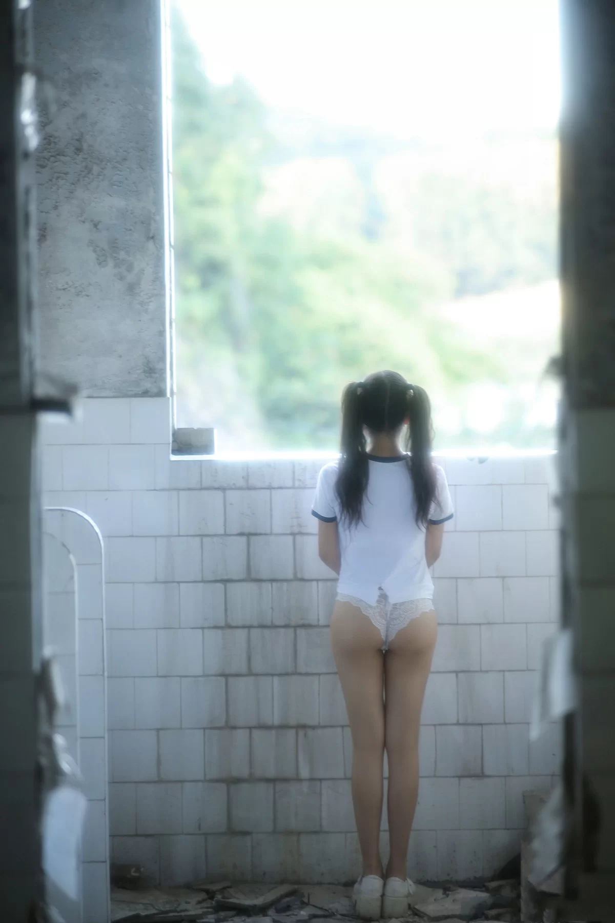 桃暖酱 – 废墟 [39P]