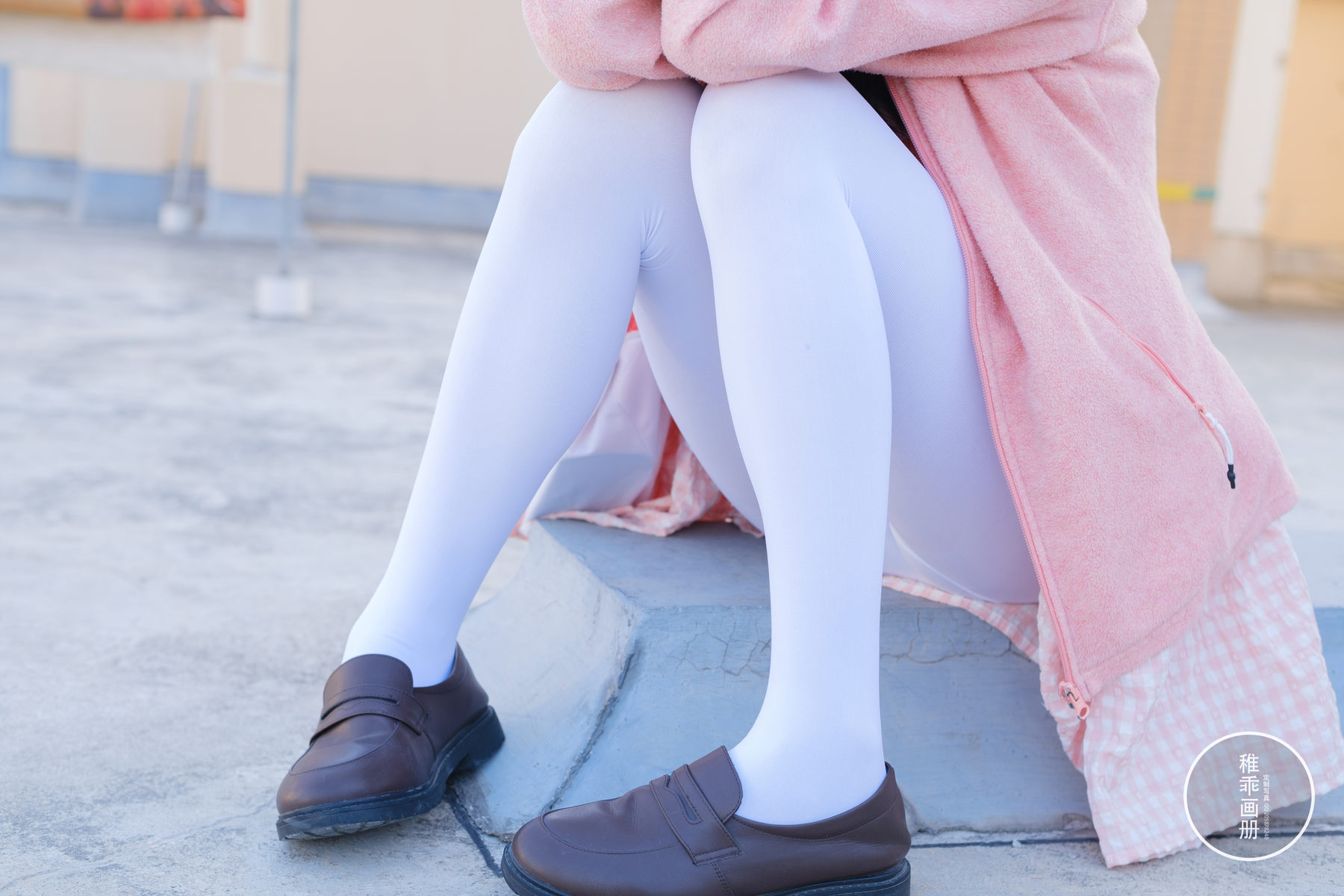 柴系小乖(稚乖画册) – 夜夜 天台粉裙 [82P]