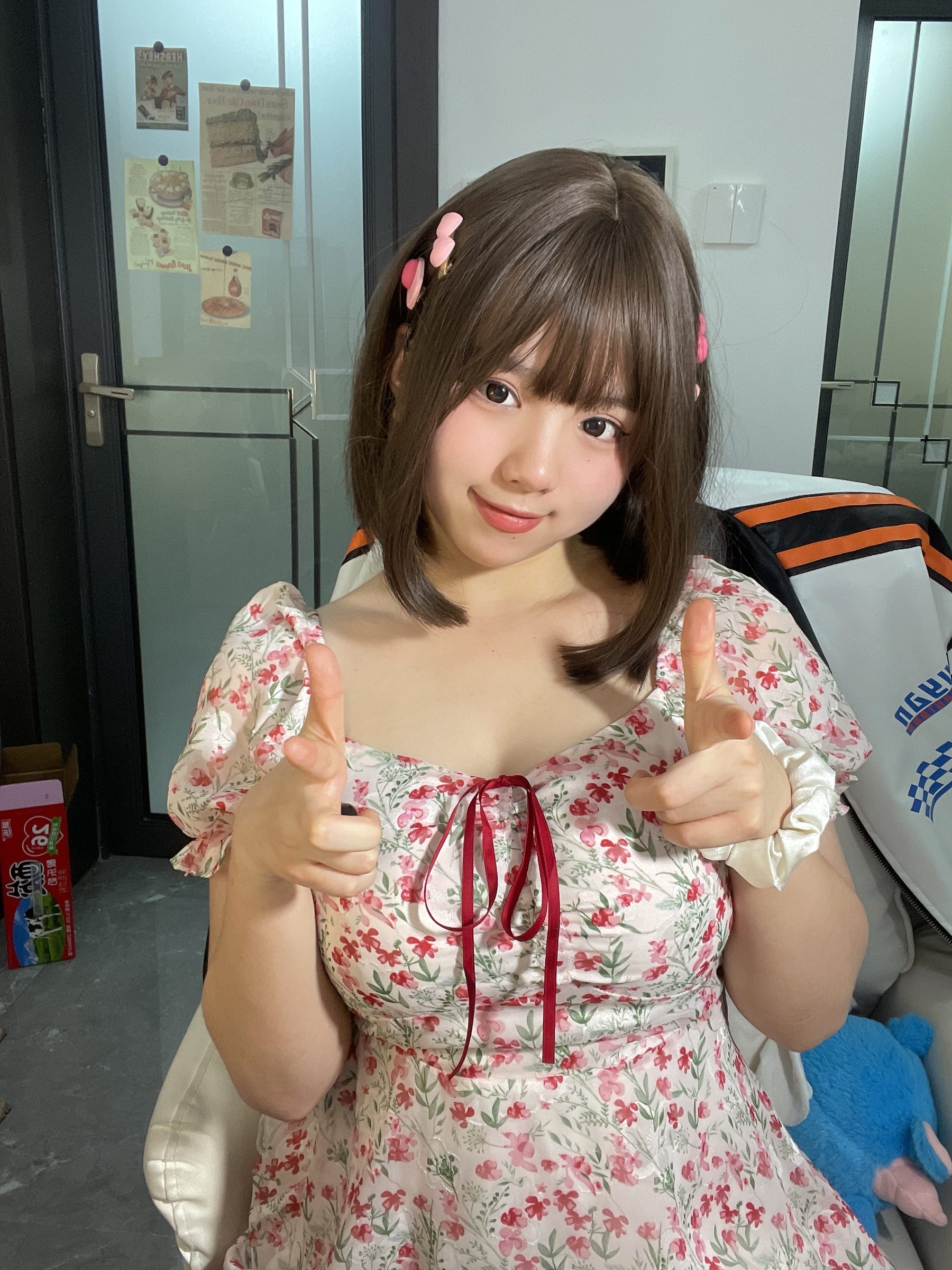 葱油饼 – 碎花裙 [18P]