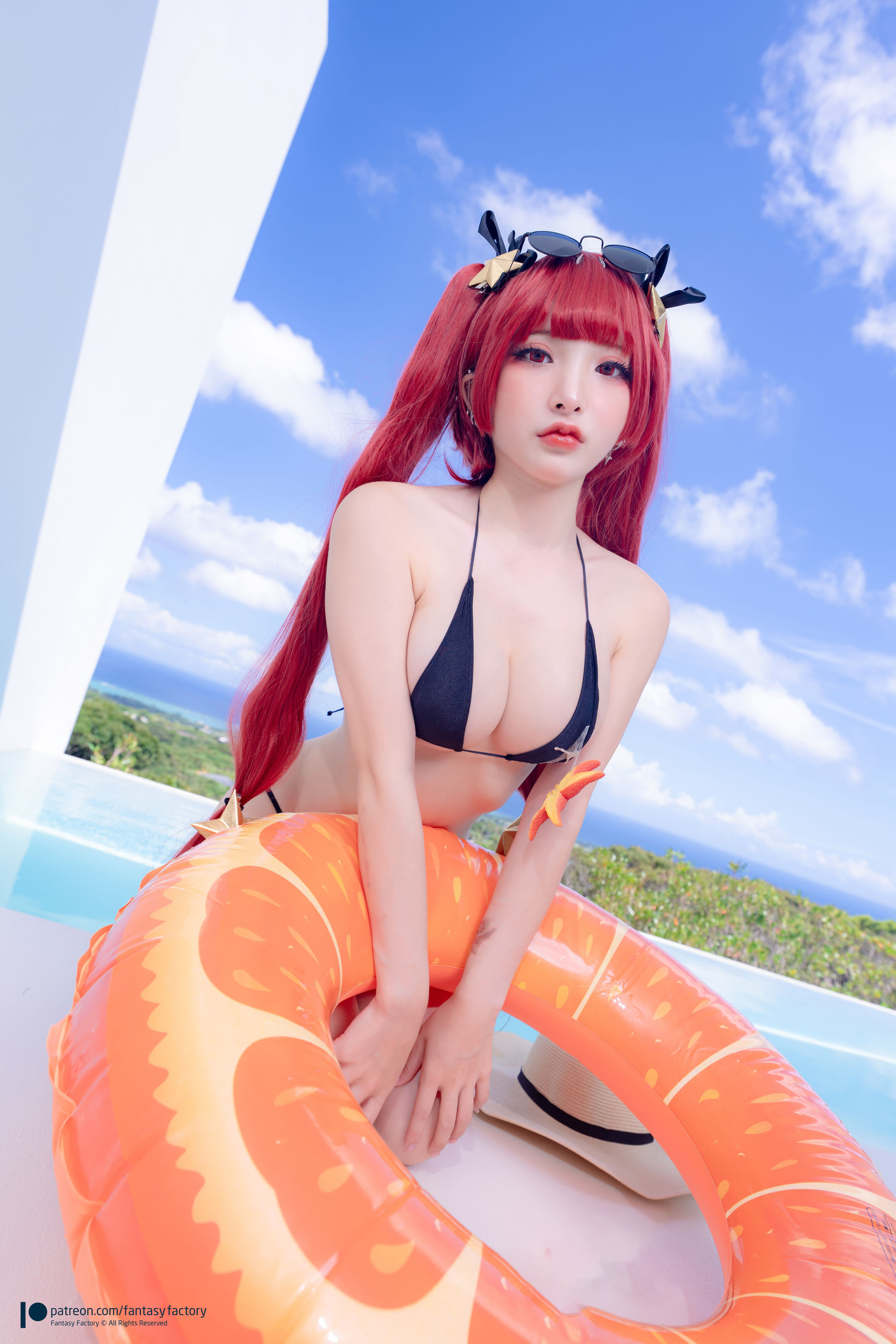 小丁 – 檀香山泳衣 [28P]