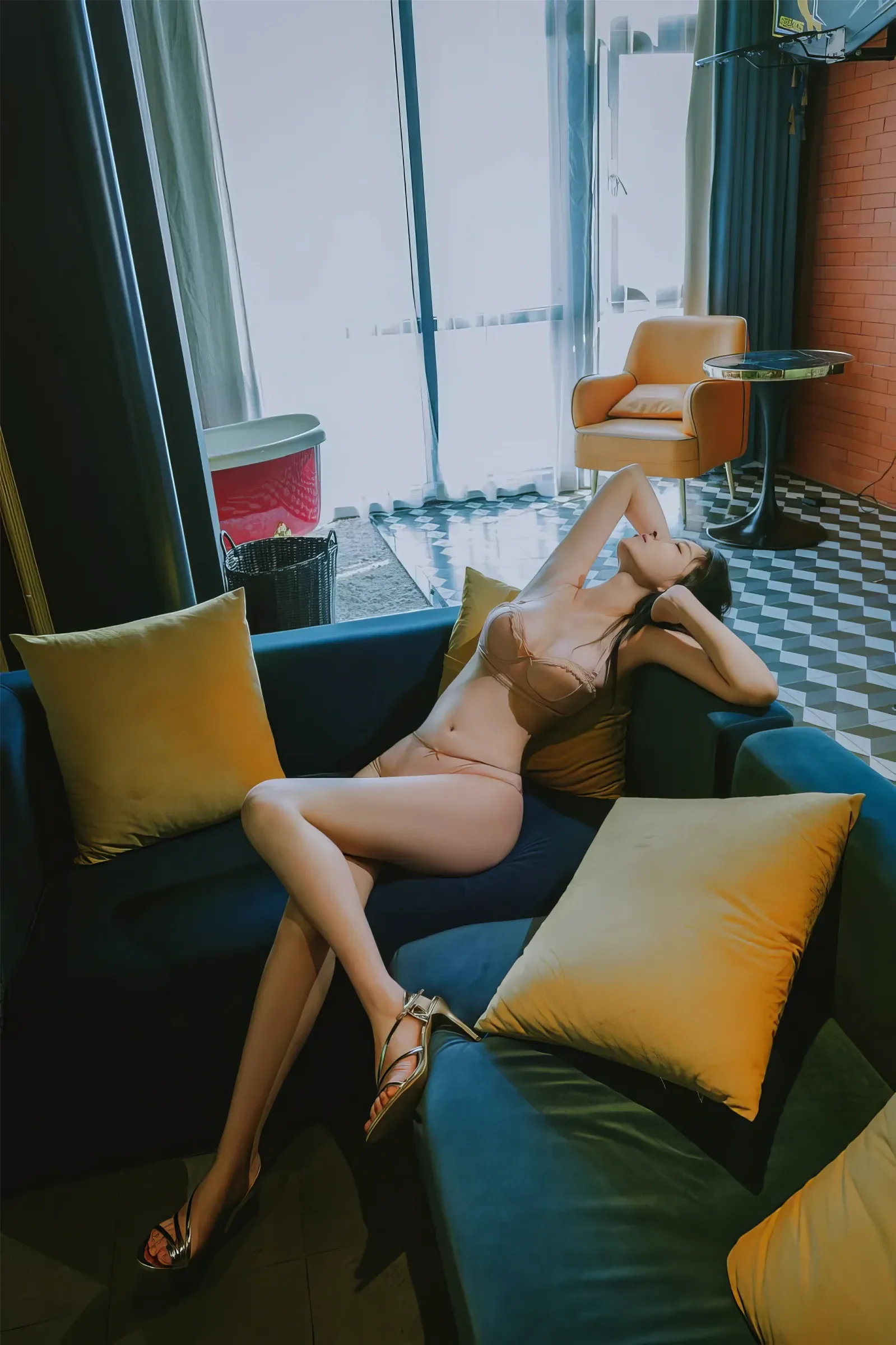 年年Nnian – 肉色内衣 [38P]