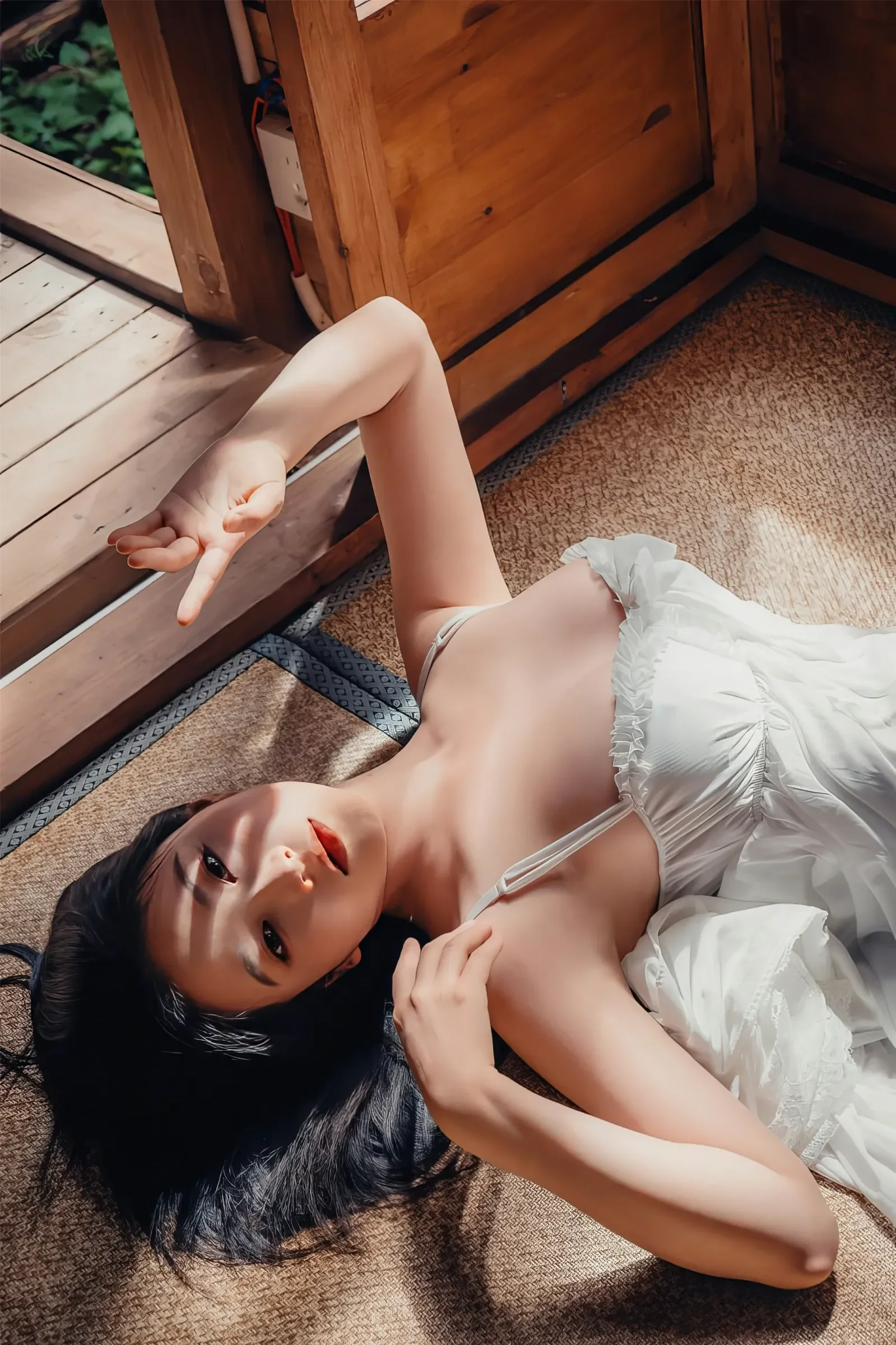 年年Nnian – 林间小屋 [34P]