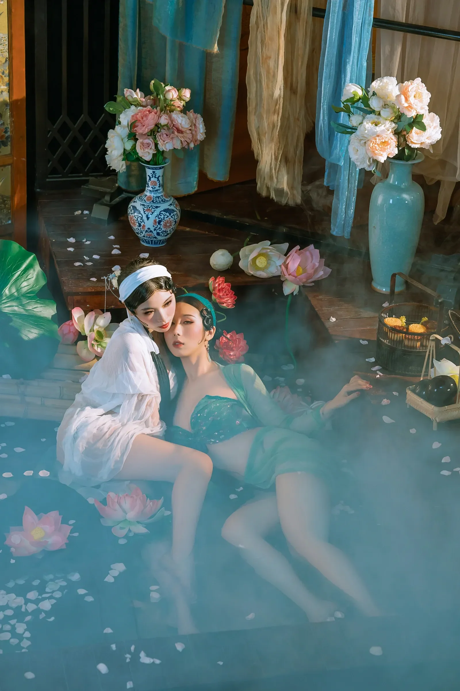 云溪溪&轩萧学姐 – 白娘子&青蛇 [26P]