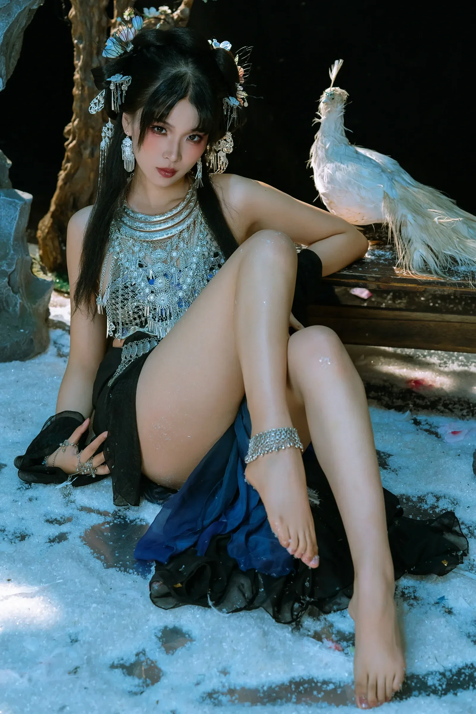 云溪溪&#038;轩萧学姐 – 苗疆少女 [24P]