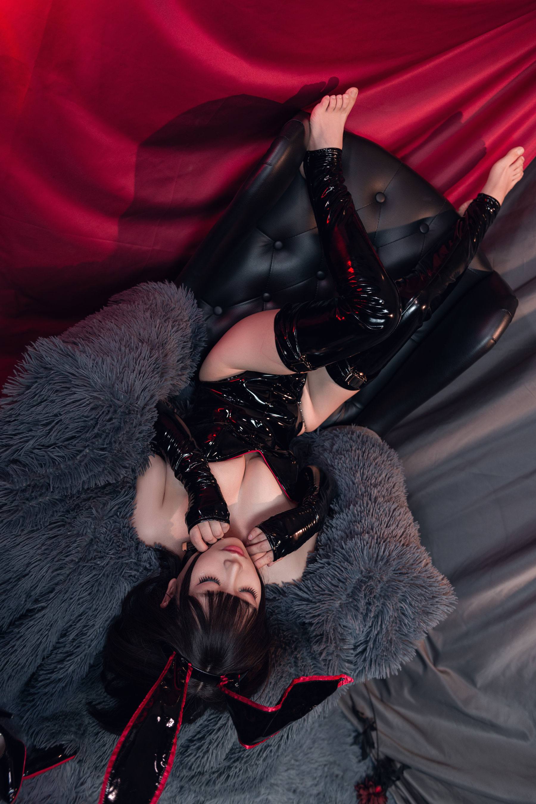 末夜787 – 黑色漆皮兔女郎 [28P]