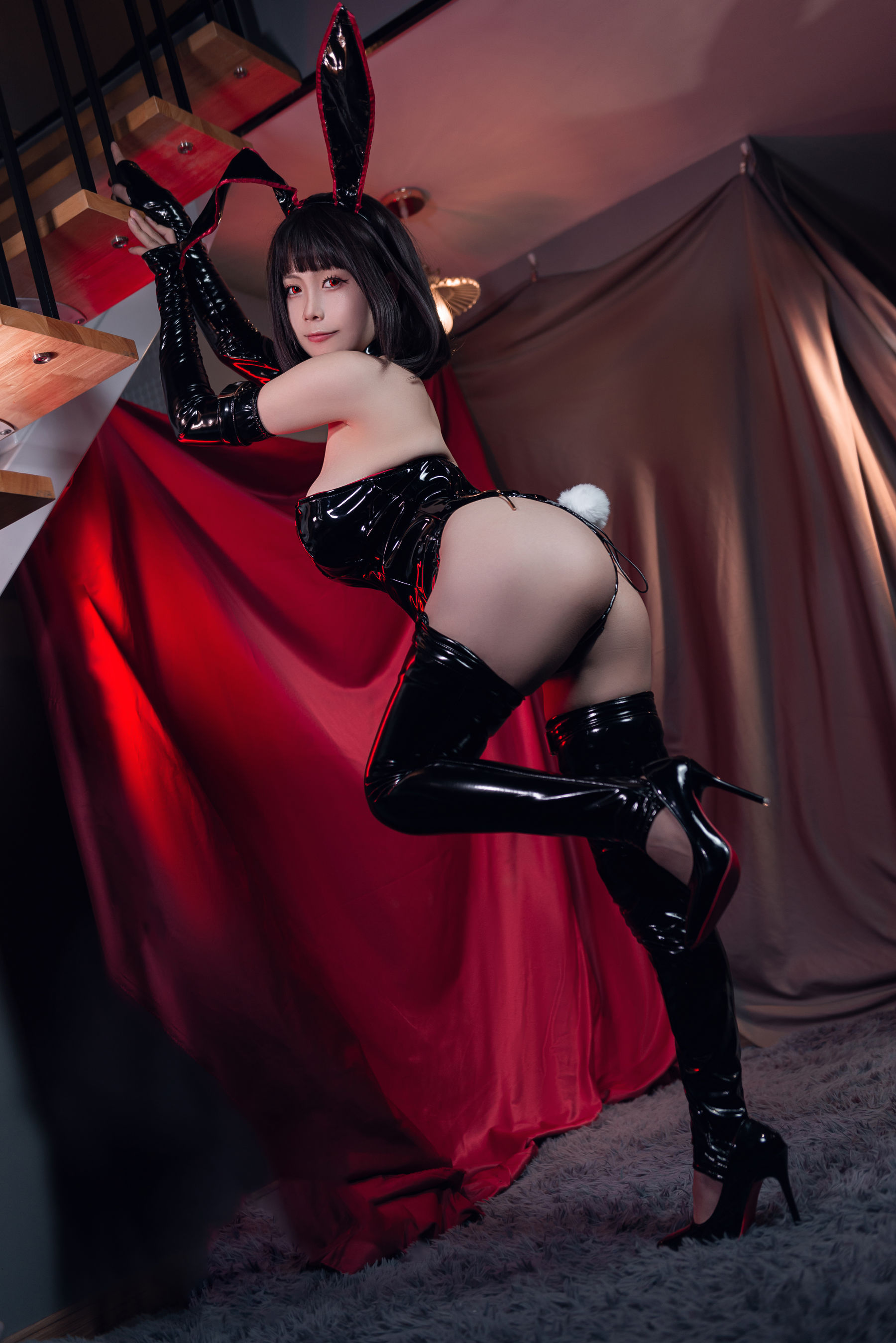 末夜787 – 黑色漆皮兔女郎 [28P]