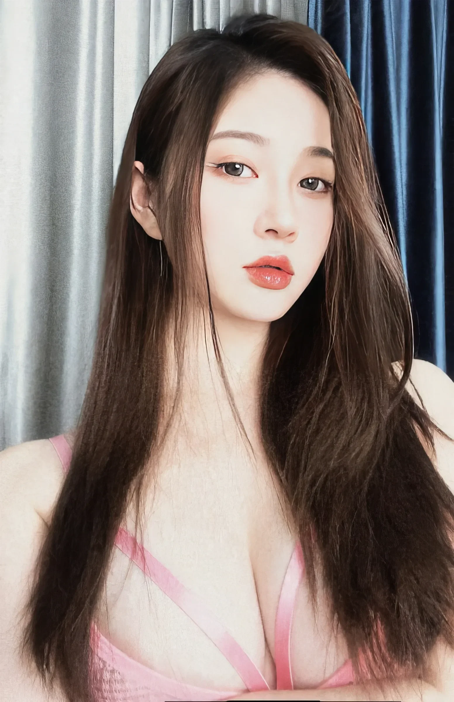 年年Nnian – 粉色内衣 自摄 [45P]