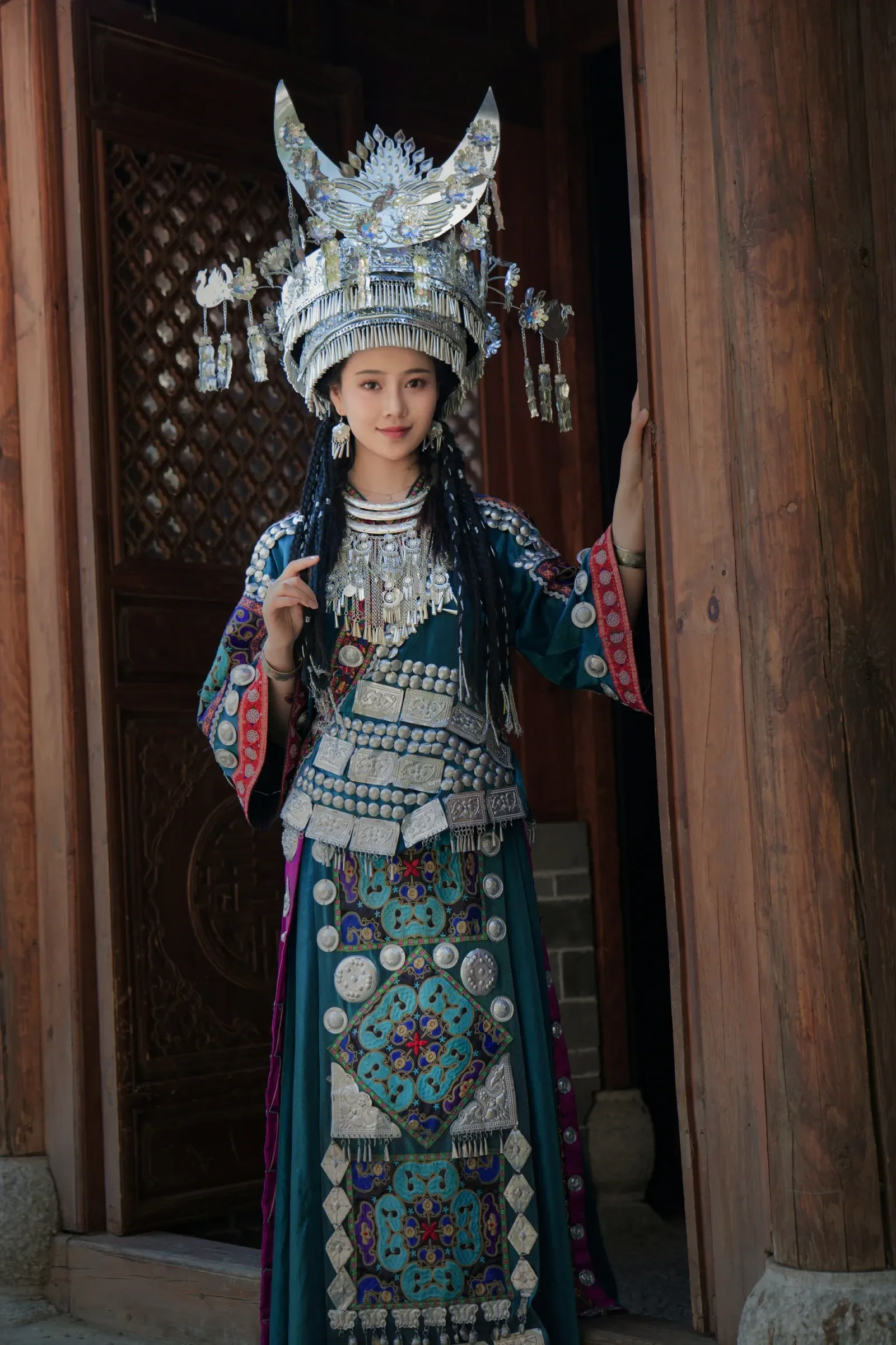 年年Nnian – 苗疆少女 [50P]