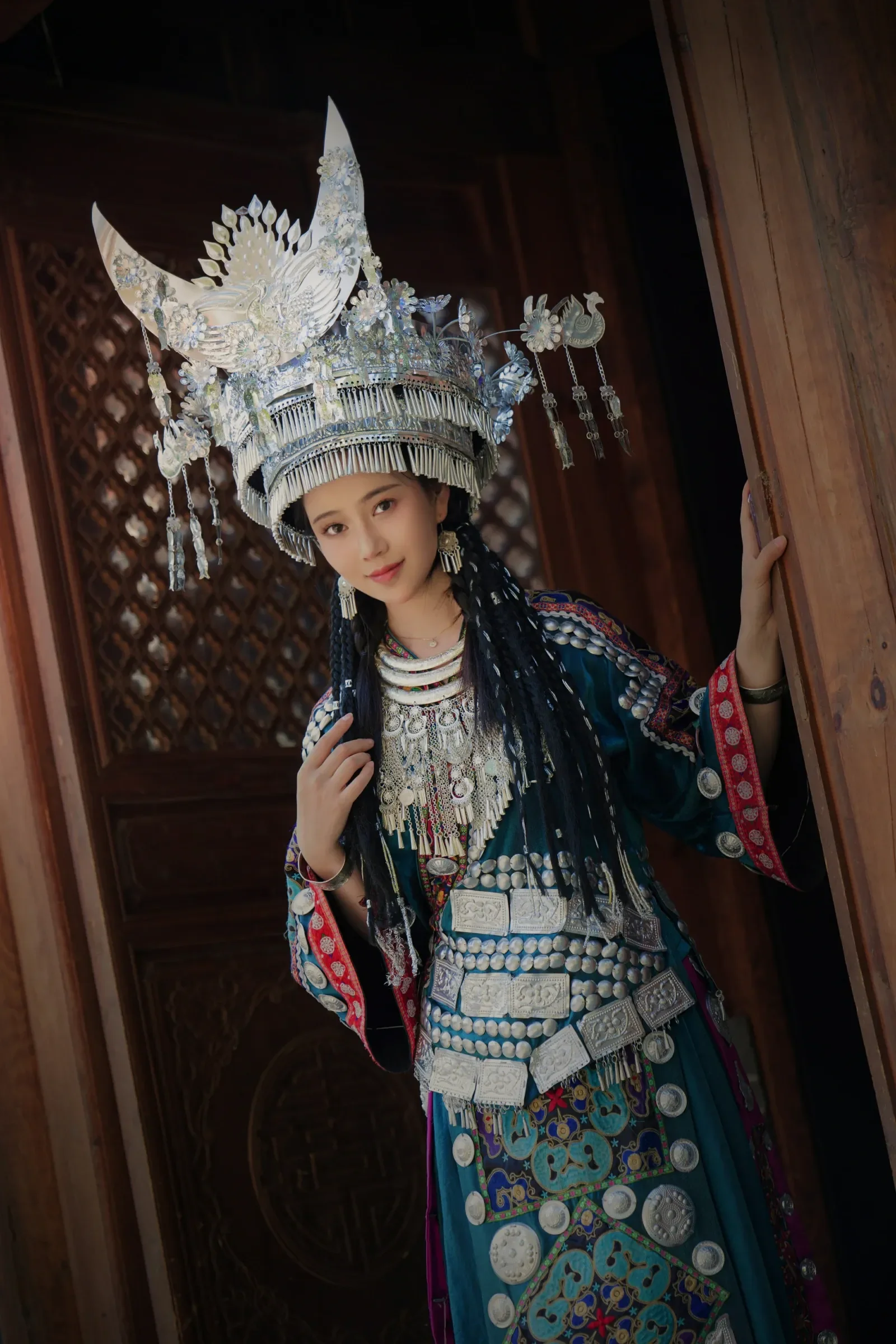 年年Nnian – 苗疆少女 [50P]