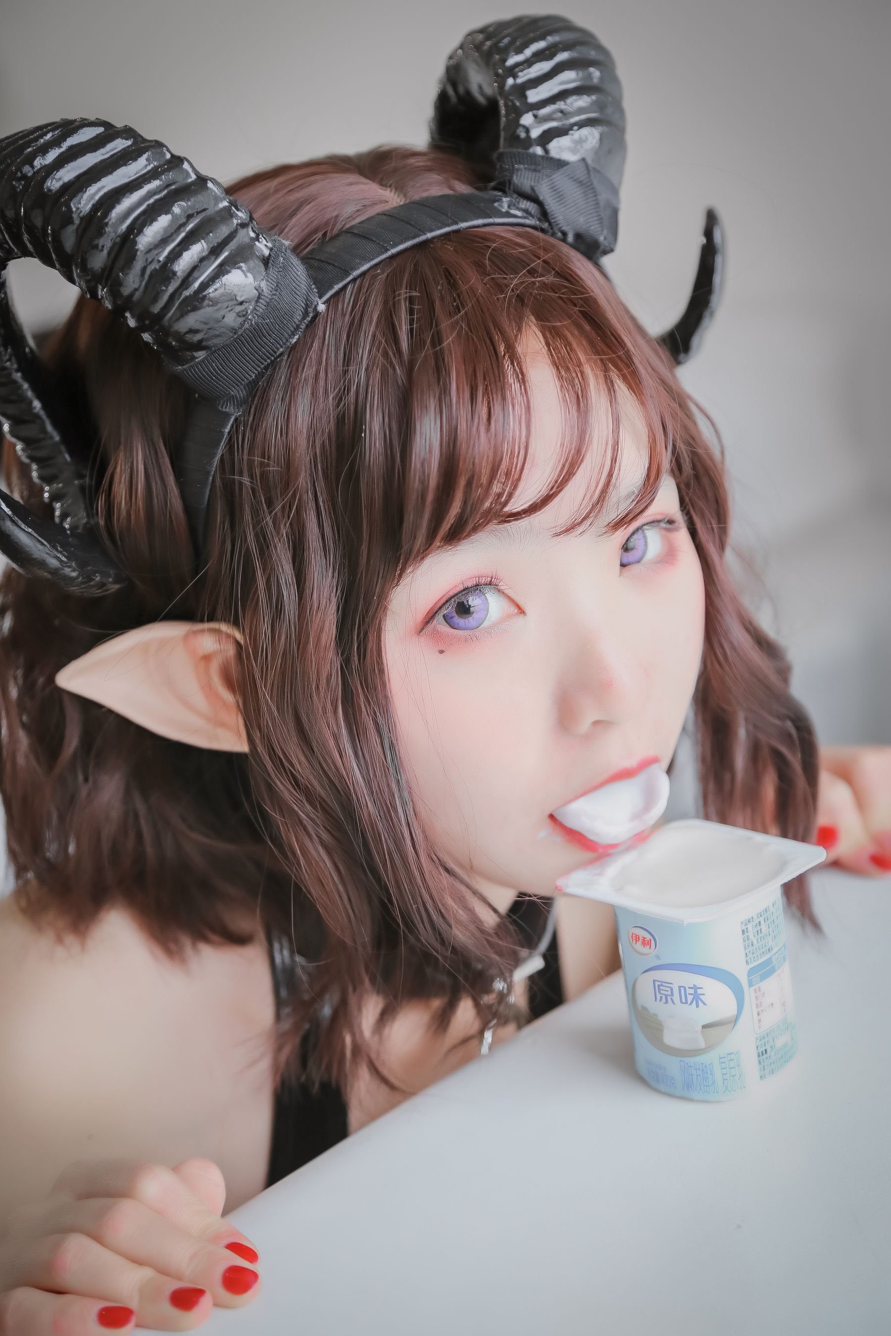 萌妹是青水 – 酸奶 [12P]