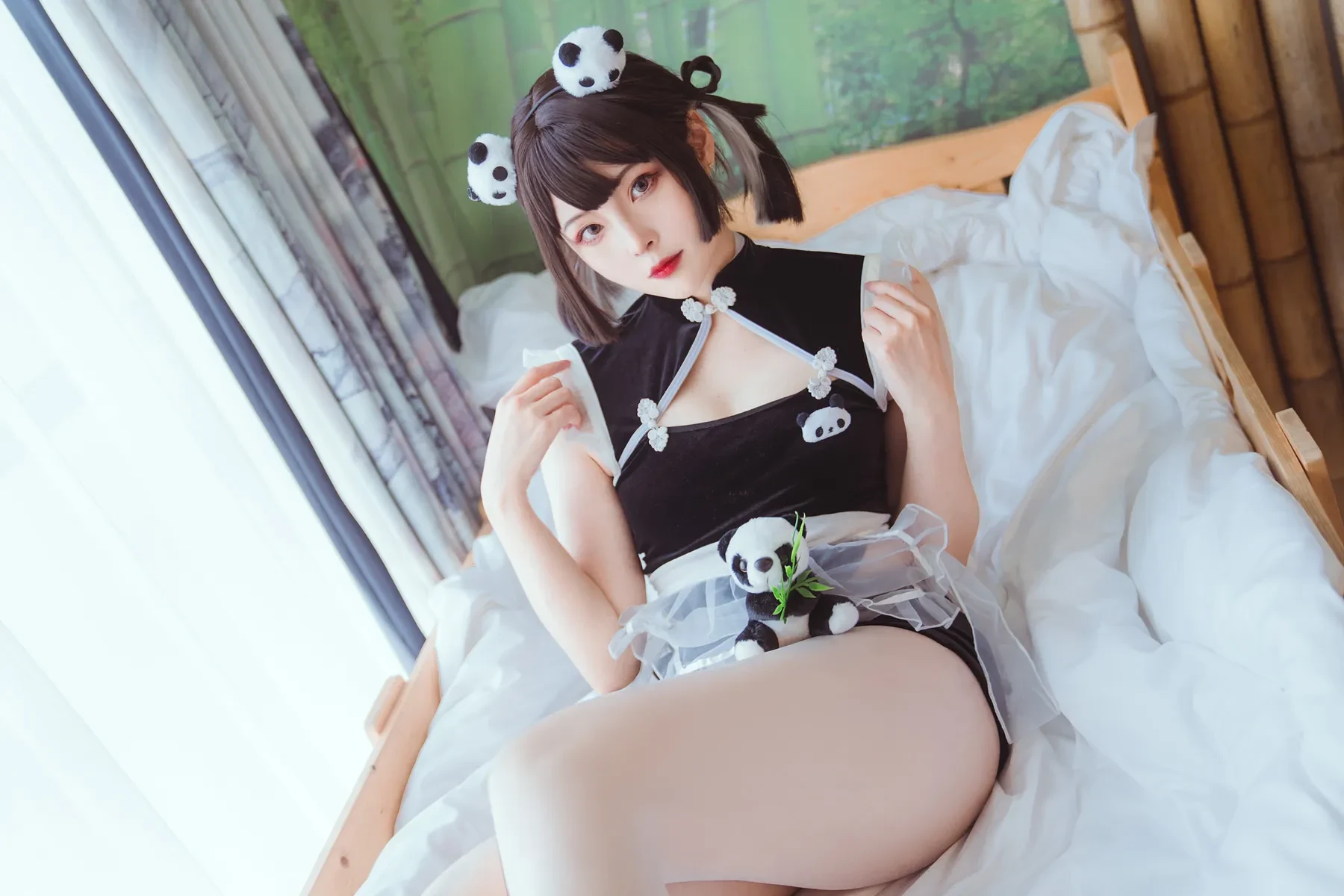 Natsuko夏夏子 – 熊猫女仆 [55P]