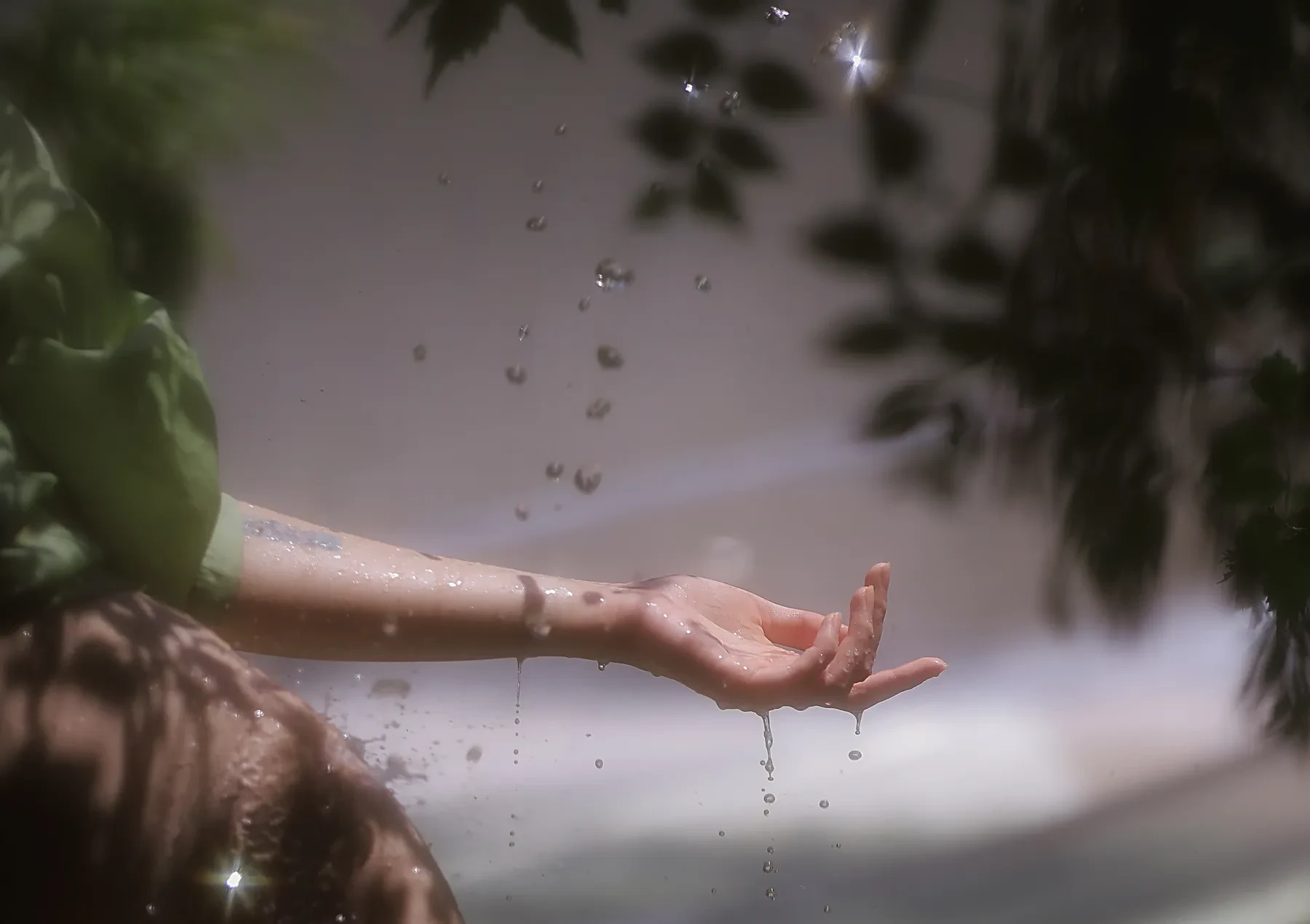 桃良阿宅 – 绿意 [23P]