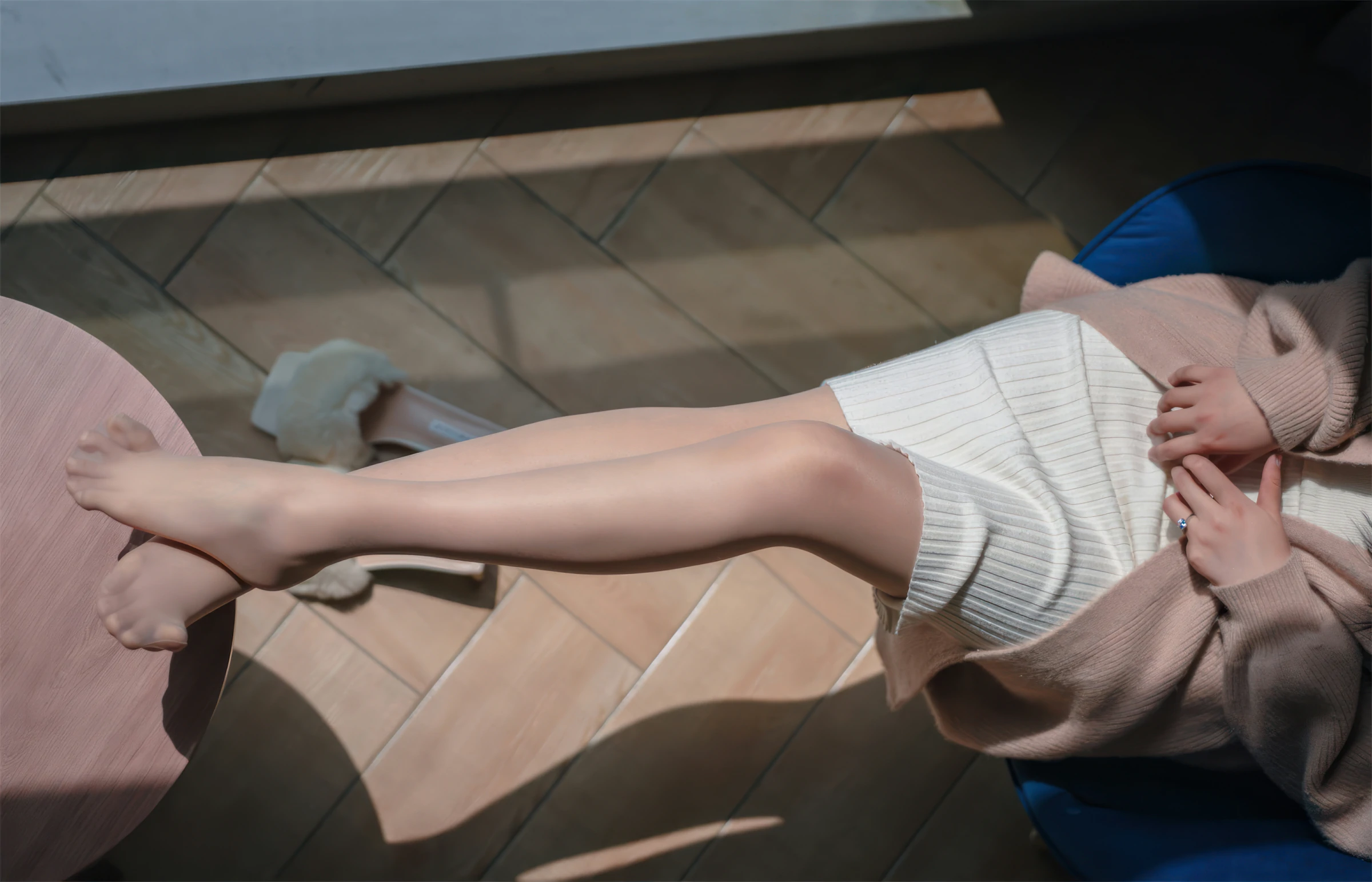 轩萧学姐 – 肉丝家妻 [65P]