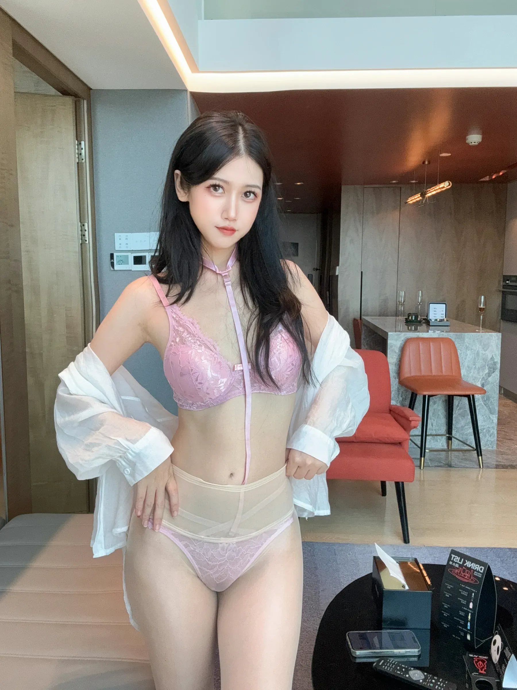 不呆猫 – 粉色衬衣女友 [66P]