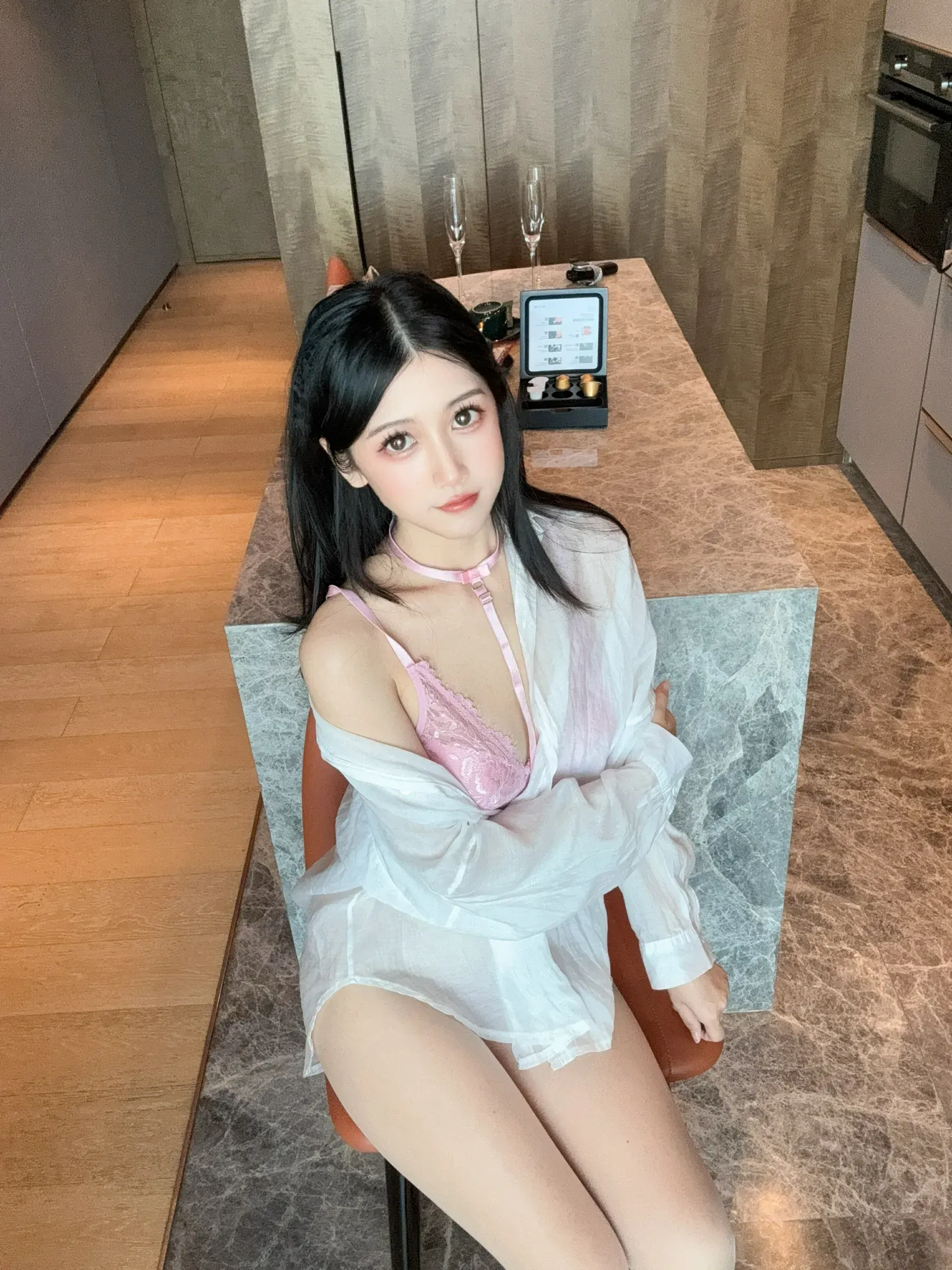 不呆猫 – 粉色衬衣女友 [66P]