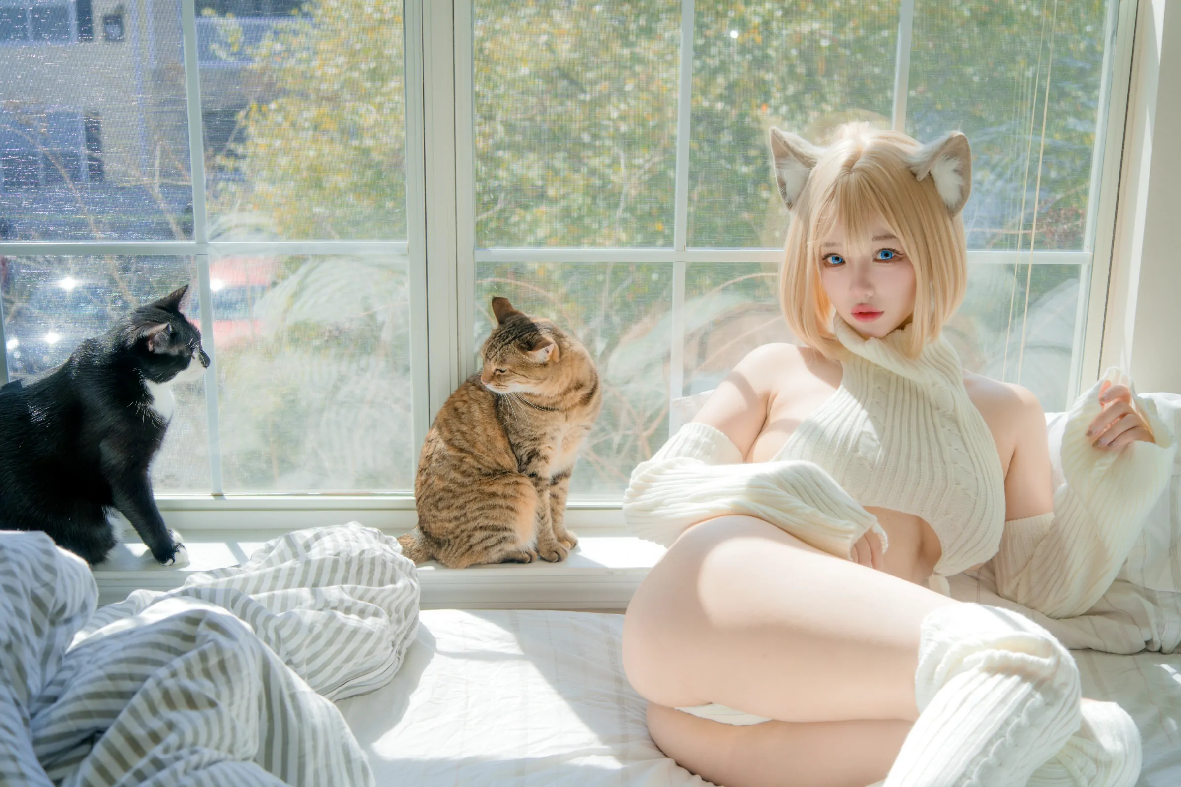 狐洛洛子 &#8211; 慵懒白猫 [36P]