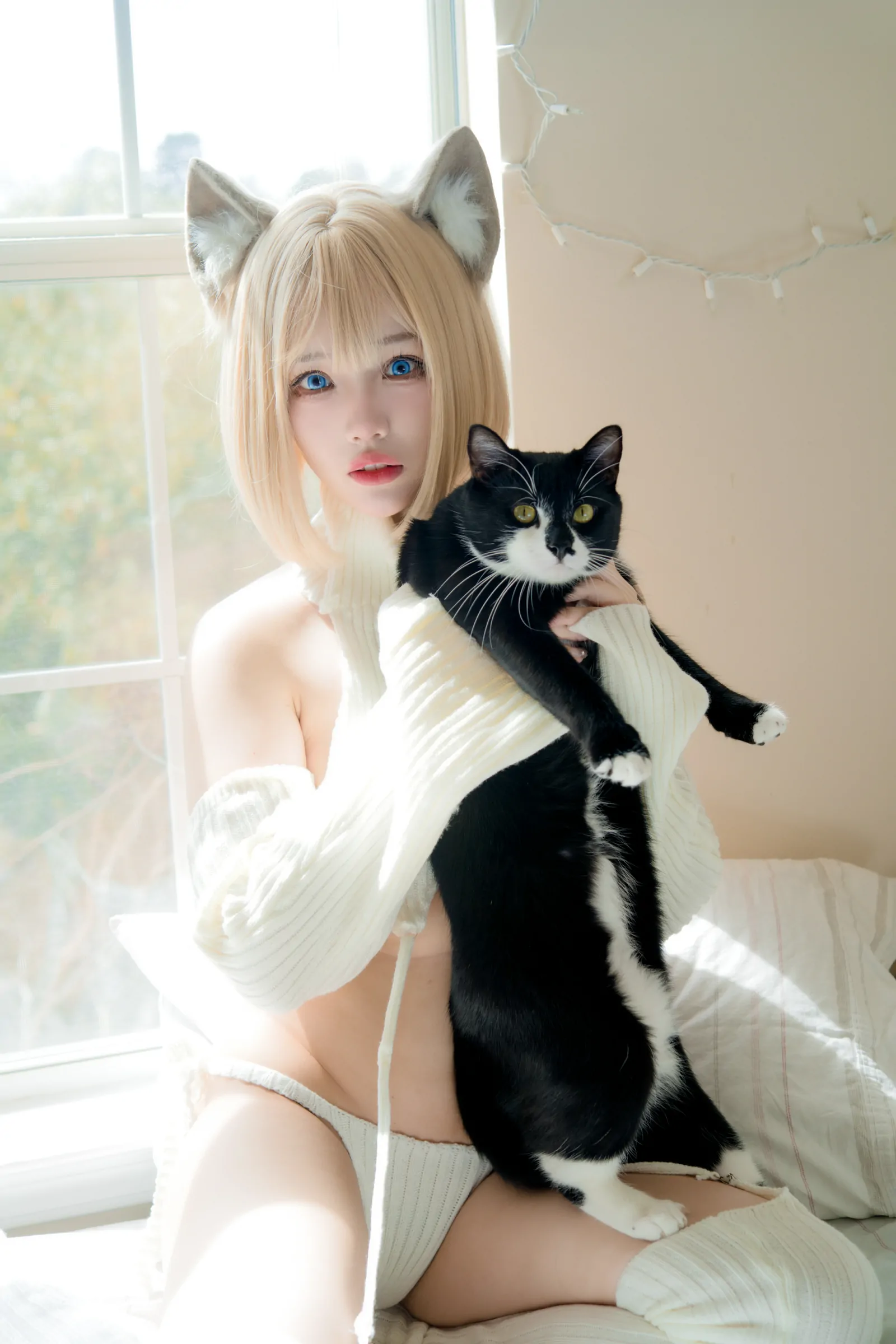 狐洛洛子 &#8211; 慵懒白猫 [36P]