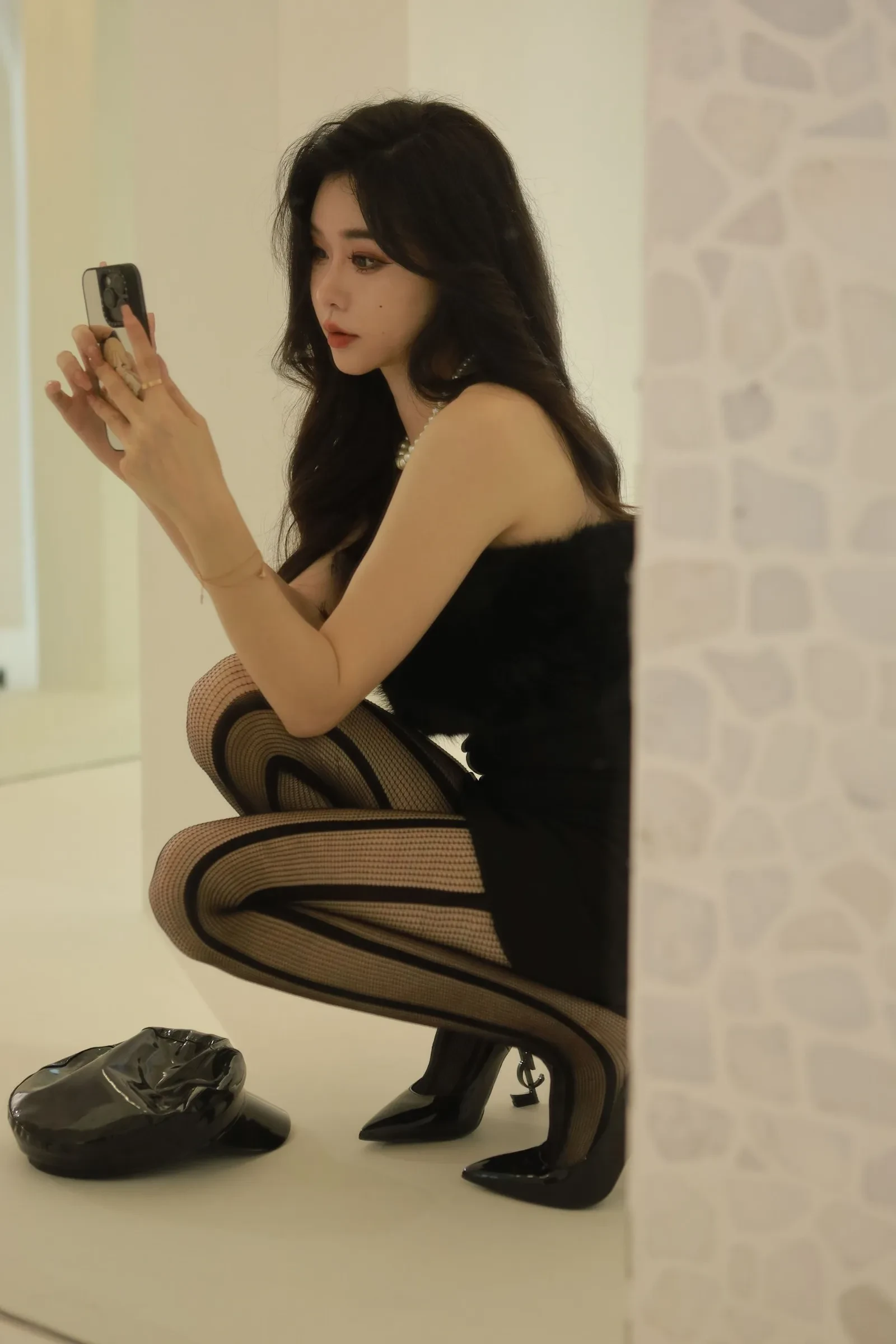 Sia不吃鱼 &#8211; 虾线黑丝 [51P]