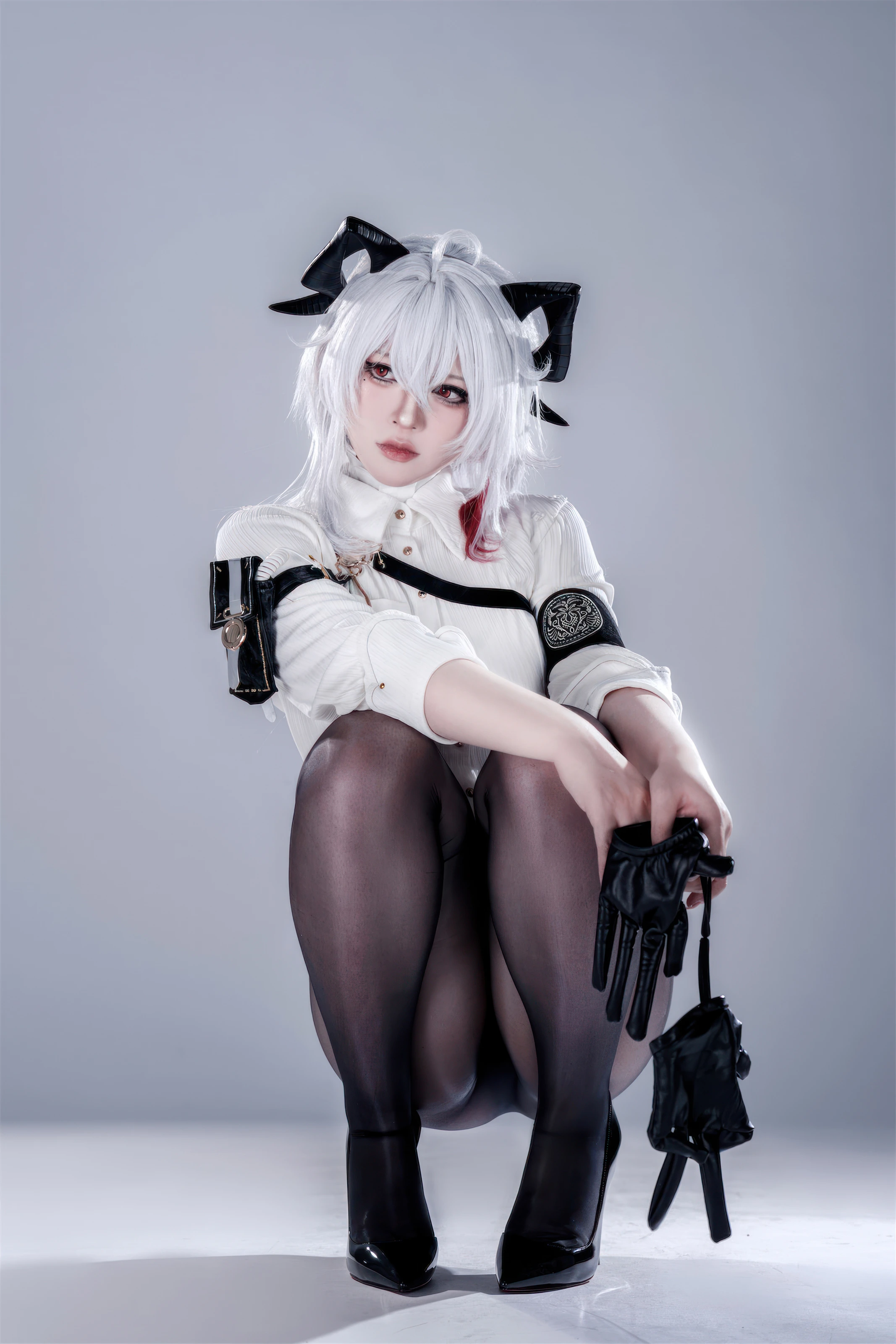 半半子 – 鸣潮 赞妮 [57P]