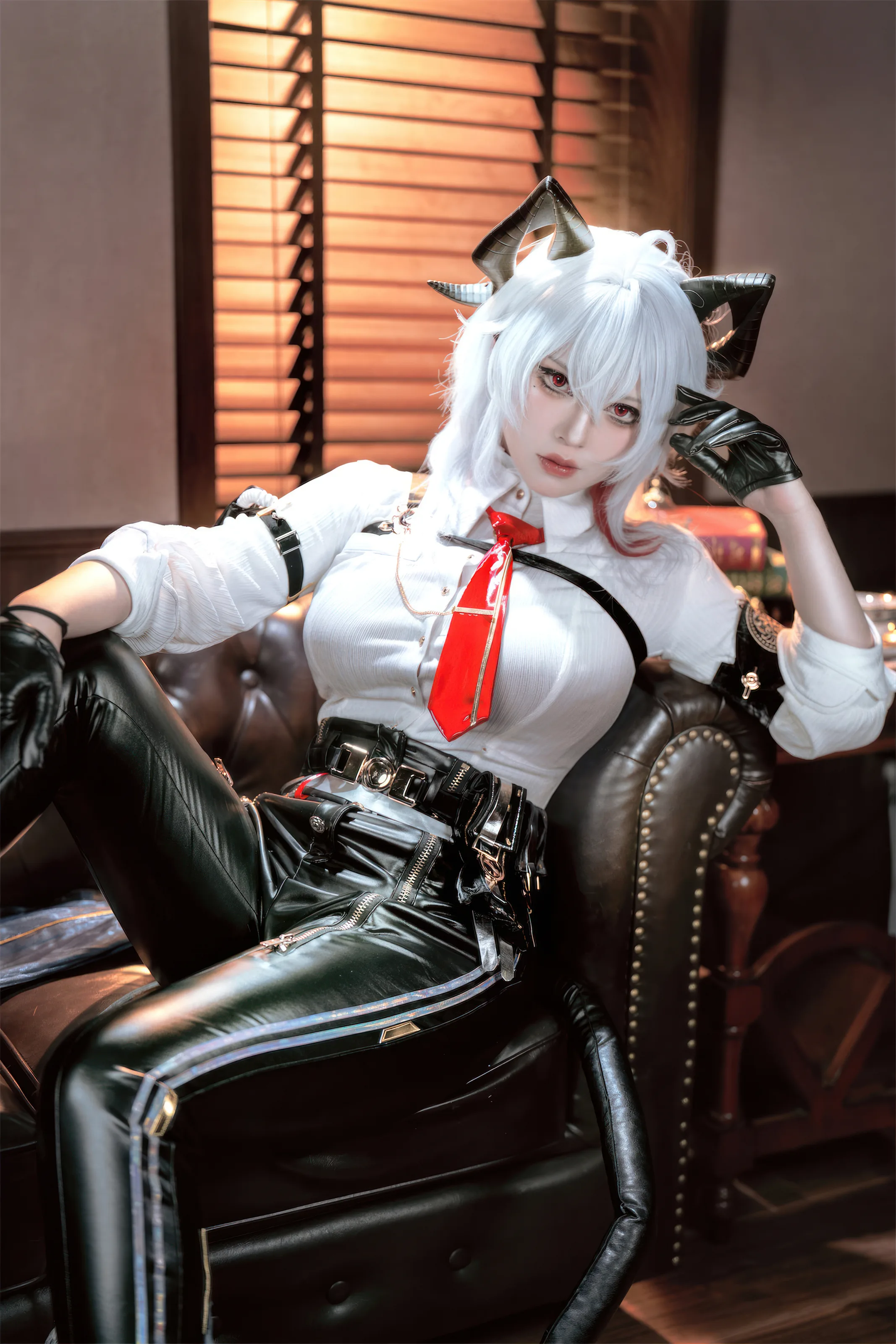 半半子 – 鸣潮 赞妮 [57P]