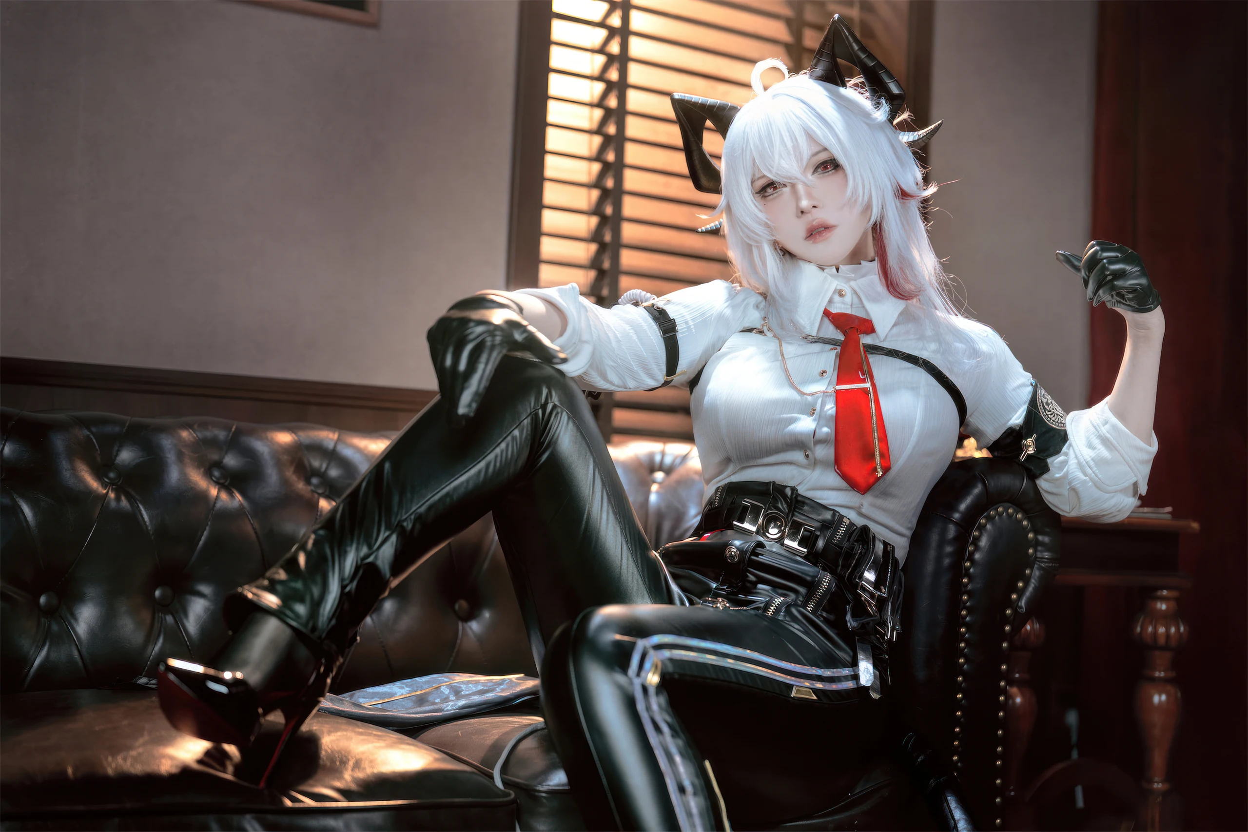 半半子 – 鸣潮 赞妮 [57P]