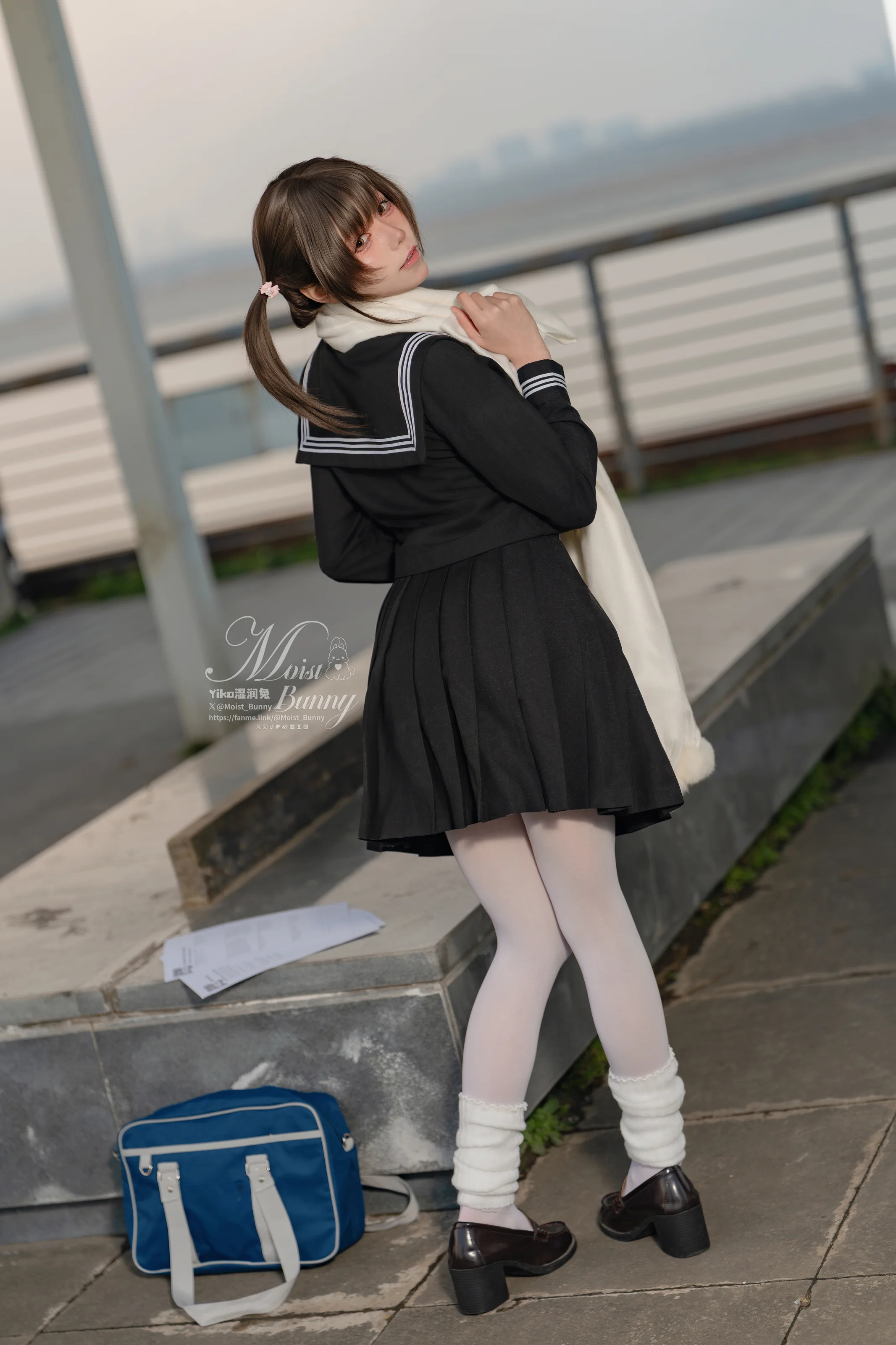 咬一口兔娘(黏黏团子兔) – 放课后の归路 [121P]