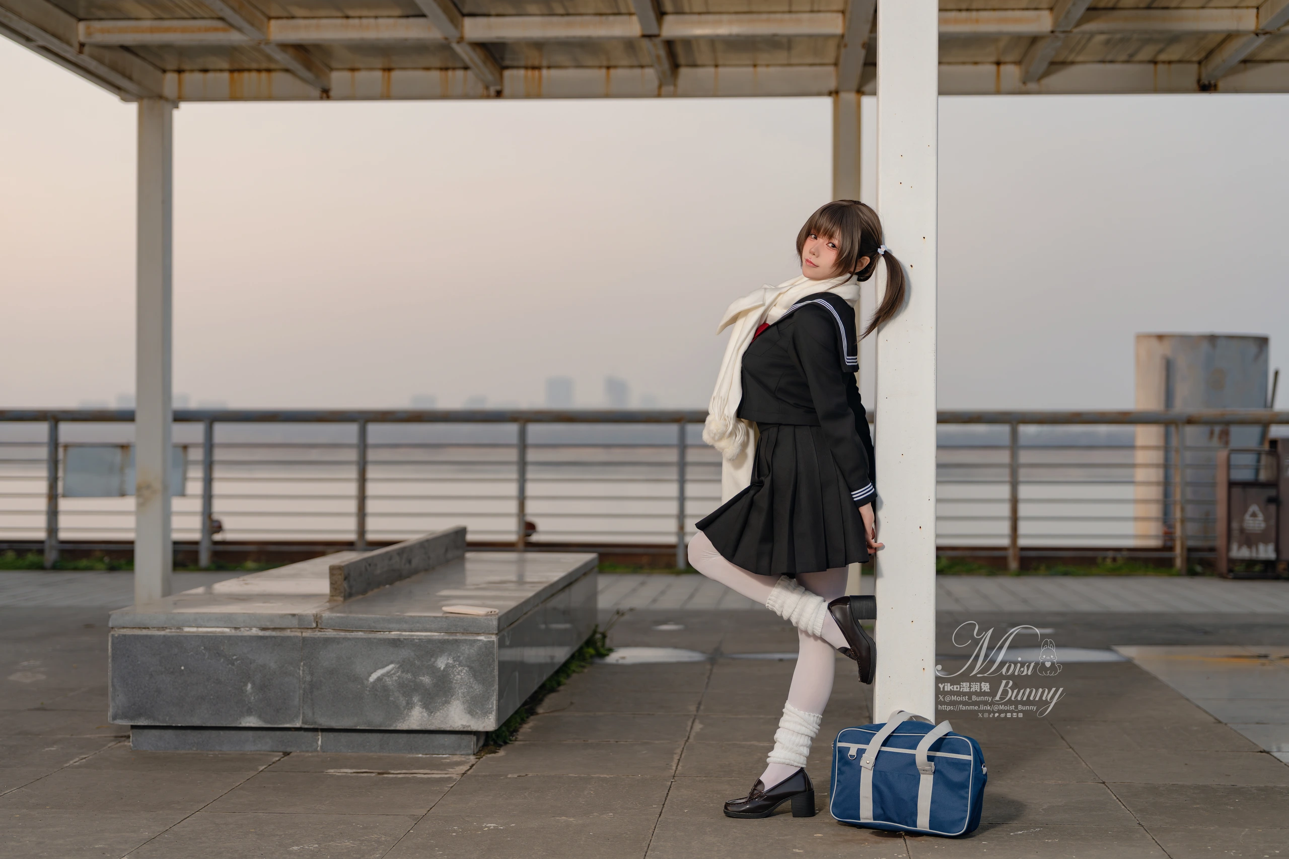 咬一口兔娘(黏黏团子兔) – 放课后の归路 [121P]